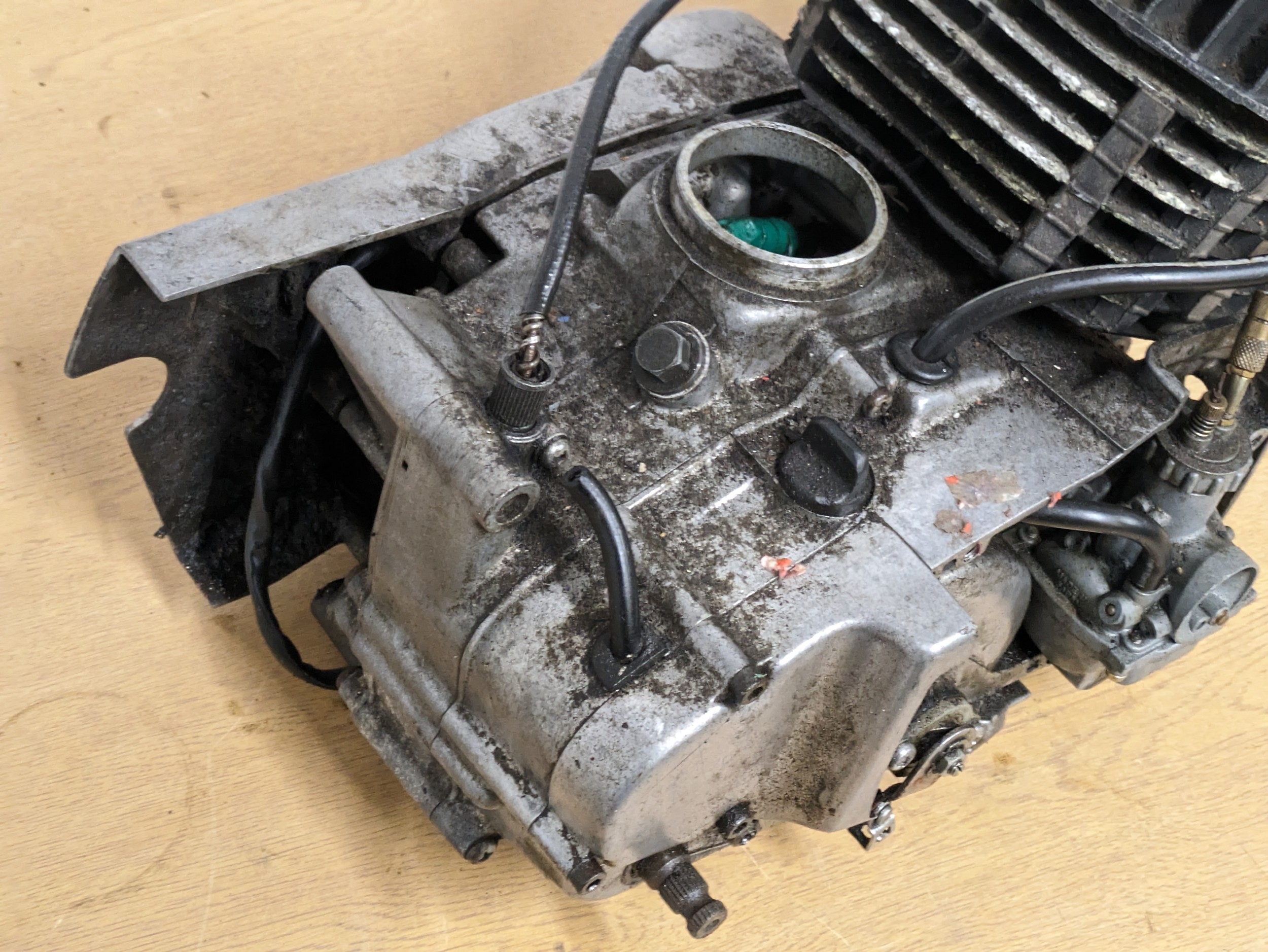 A Kawasaki KH125 engine - Bild 5 aus 6