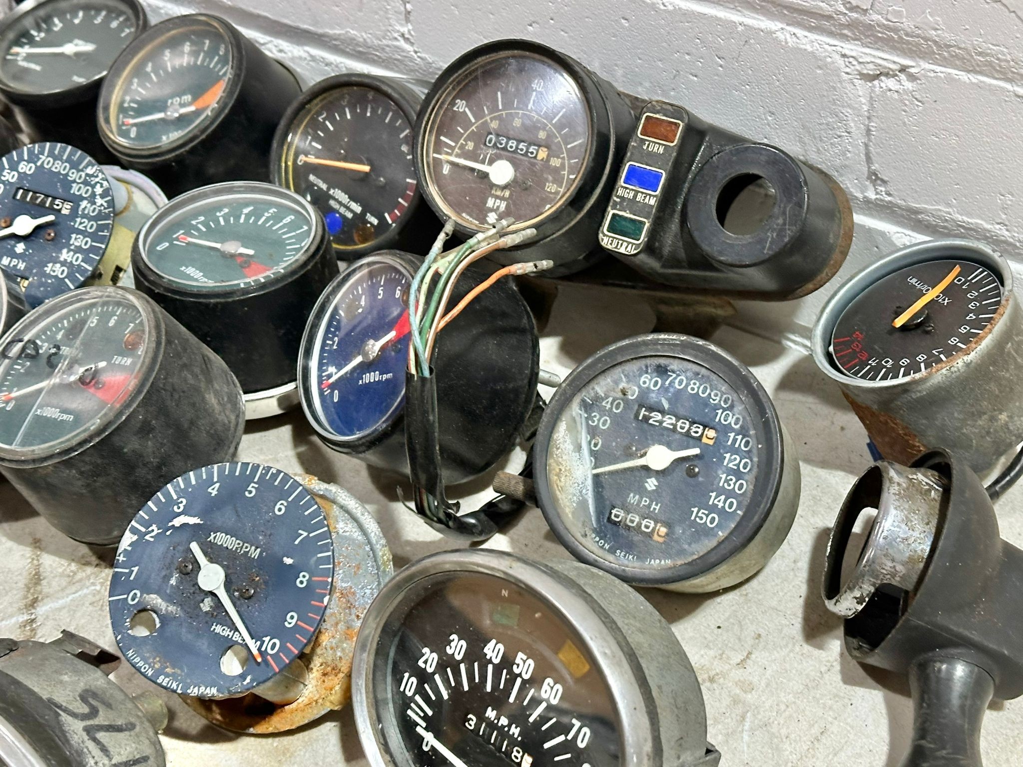 A quantity of various vintage motorbike clocks - Image 9 of 14