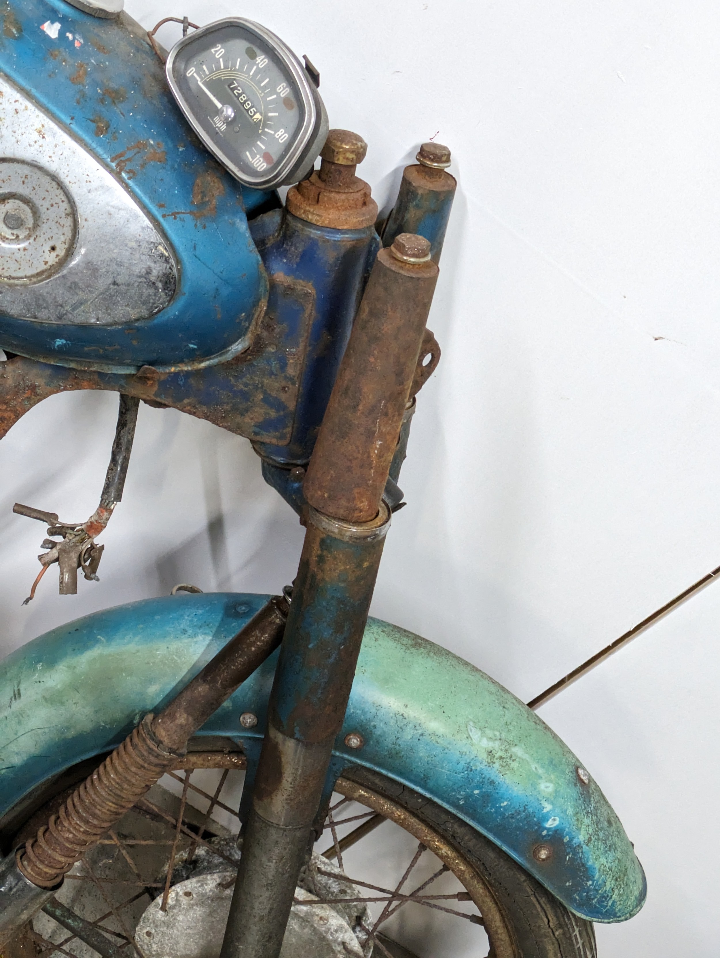 A Honda CD175 1966/7 frame with parts - Image 10 of 14