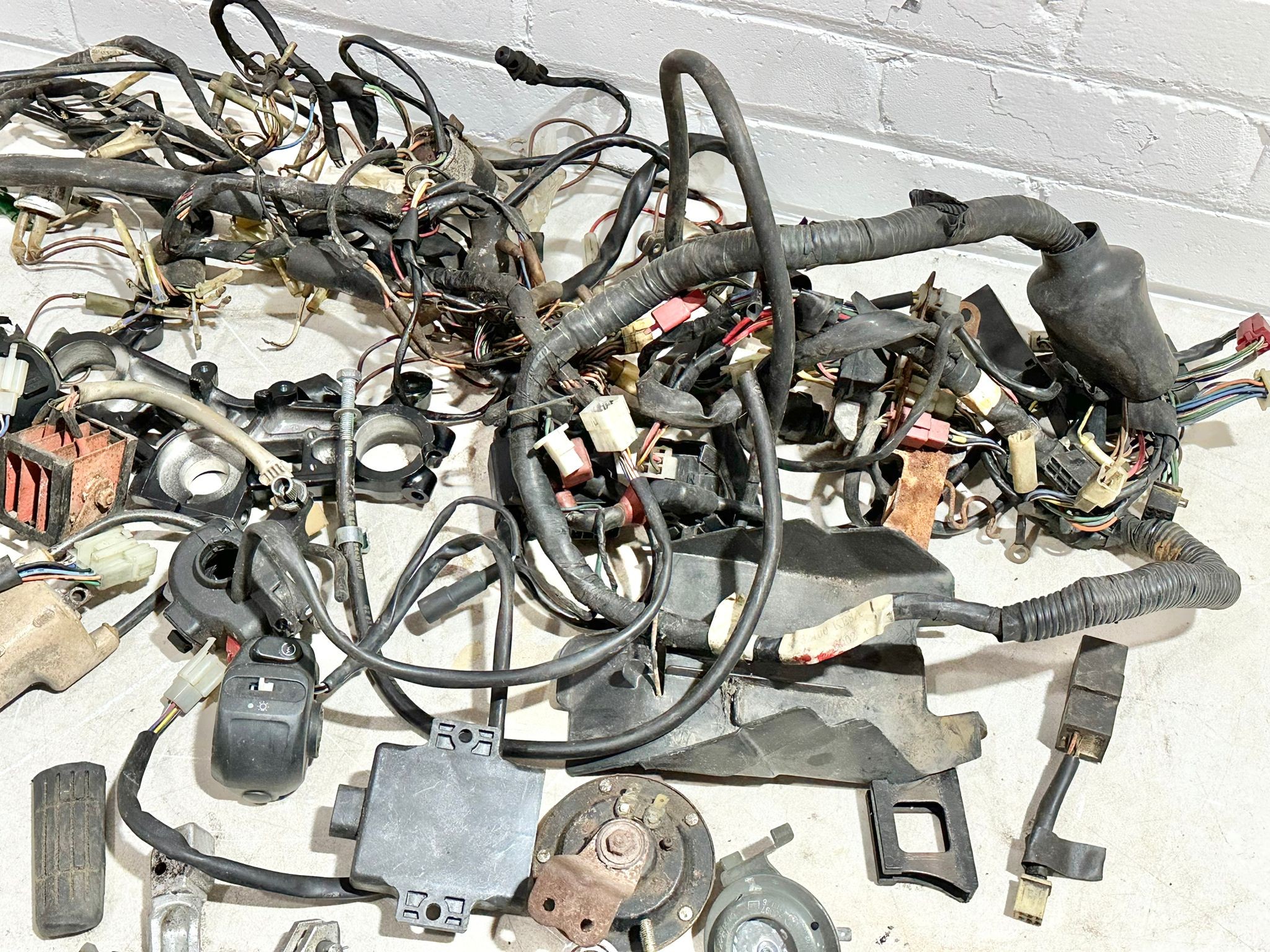 A sundry lot of various motorbike electrical parts with foot rests etc - Image 3 of 14