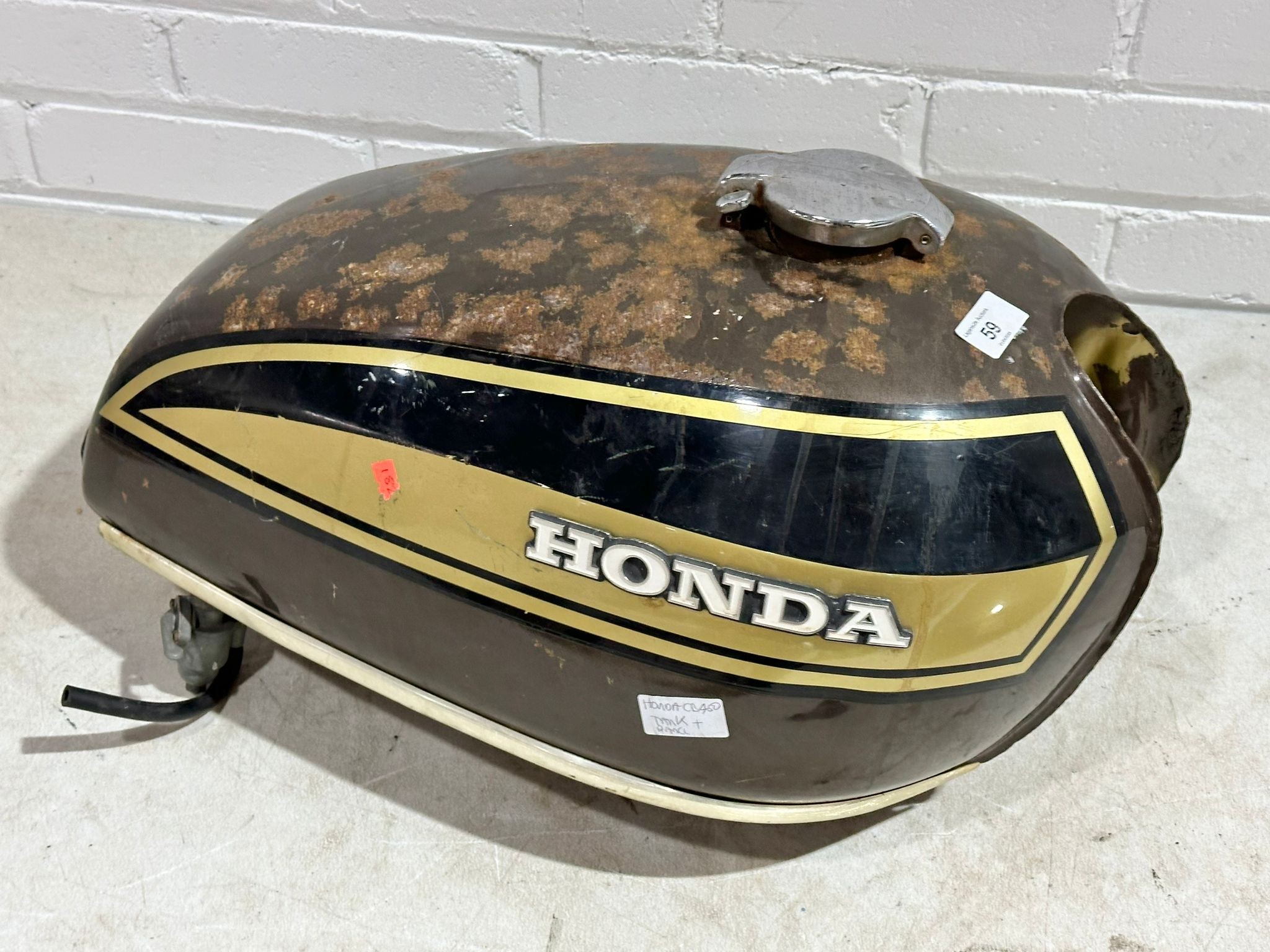 A Honda CB450 tank and side panel - Image 6 of 7
