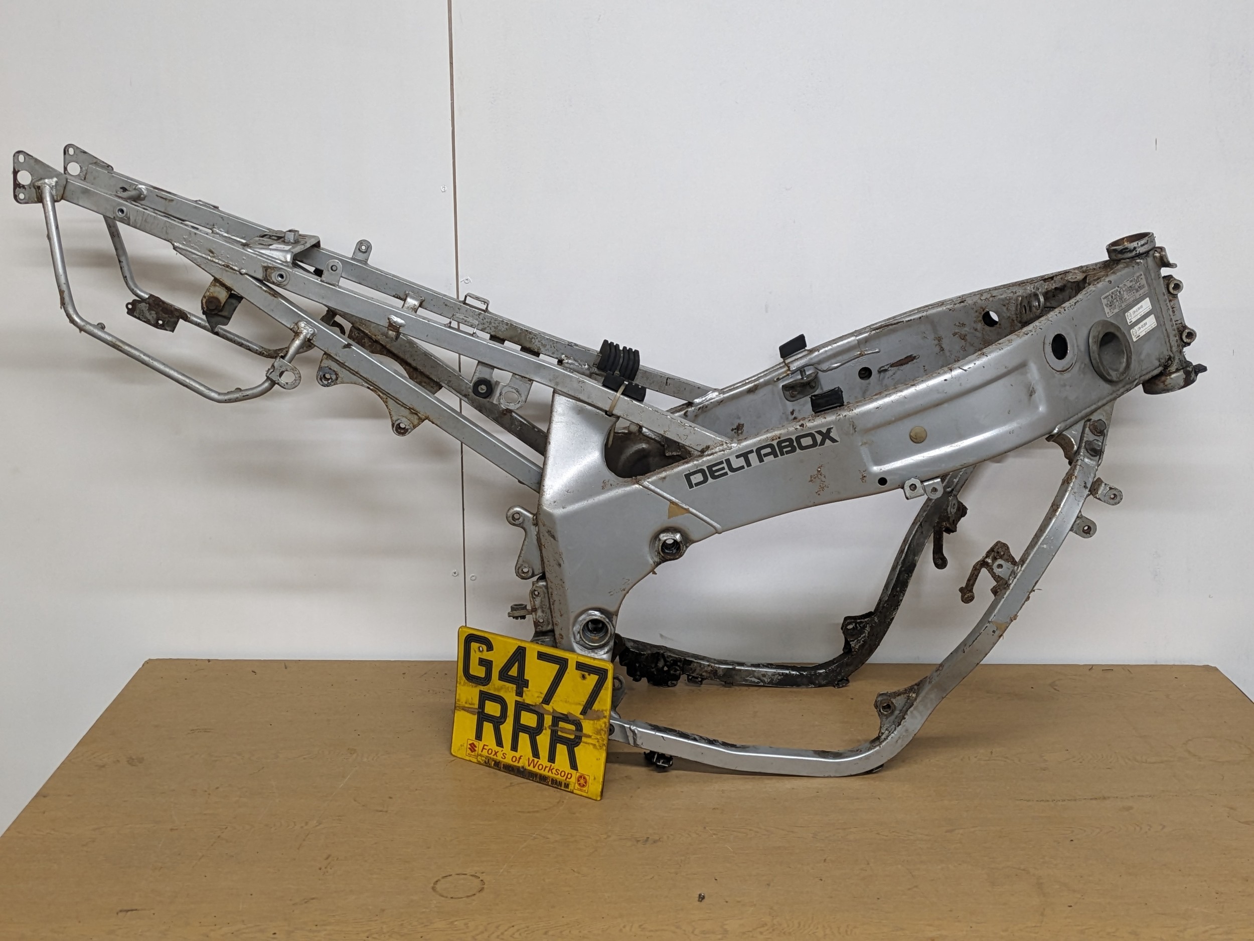 A Yamaha FZR 600 frame with document