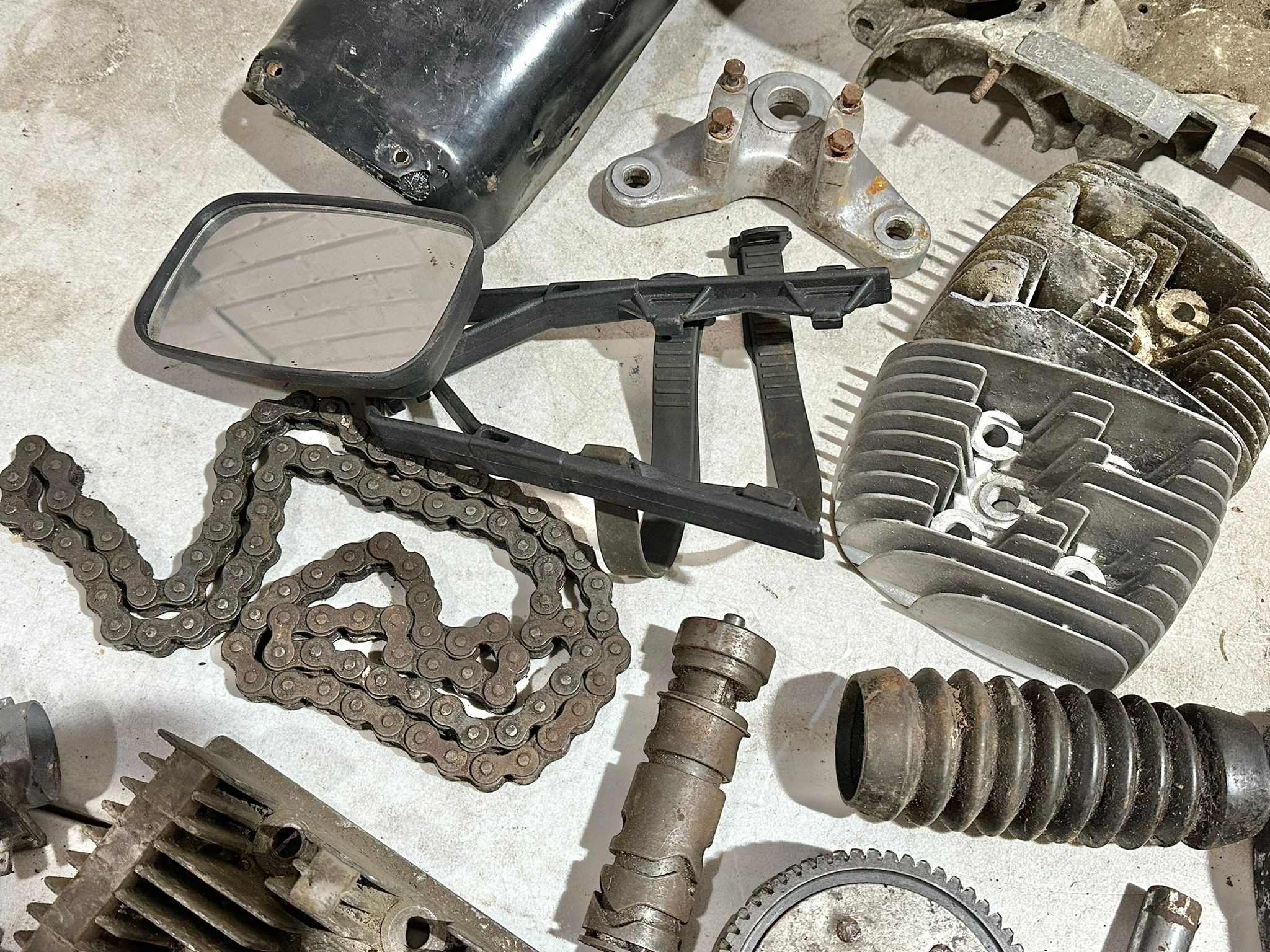 A quantity of mostly Suzuki parts, T200 etc - Bild 17 aus 17