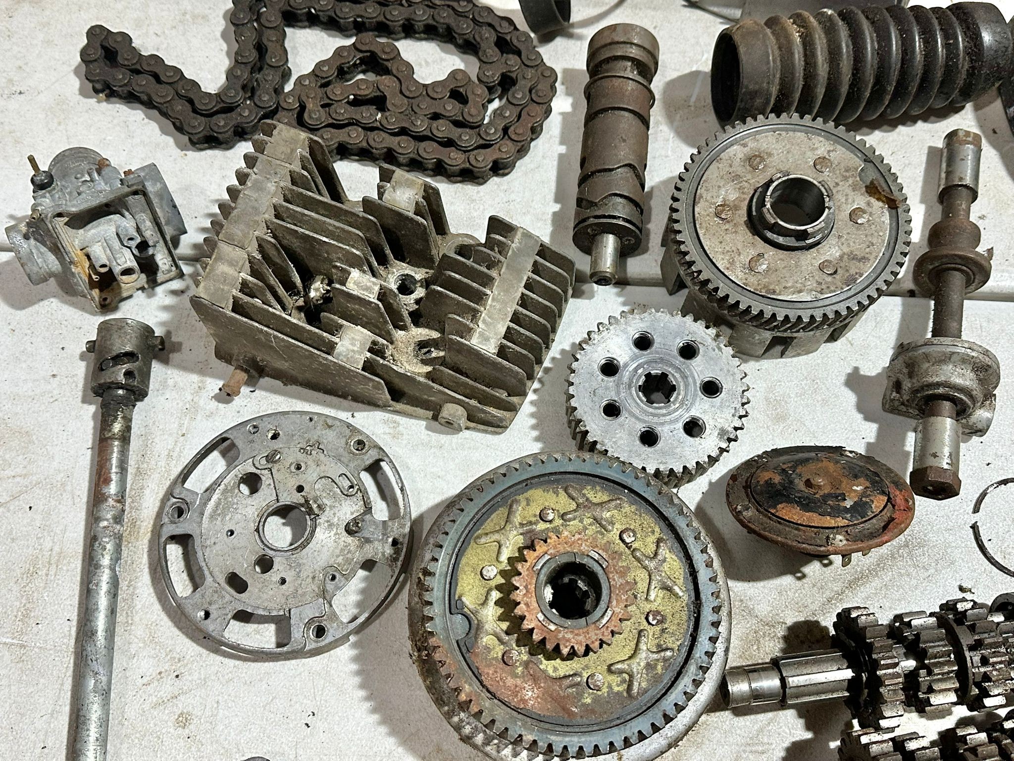 A quantity of mostly Suzuki parts, T200 etc - Bild 4 aus 17