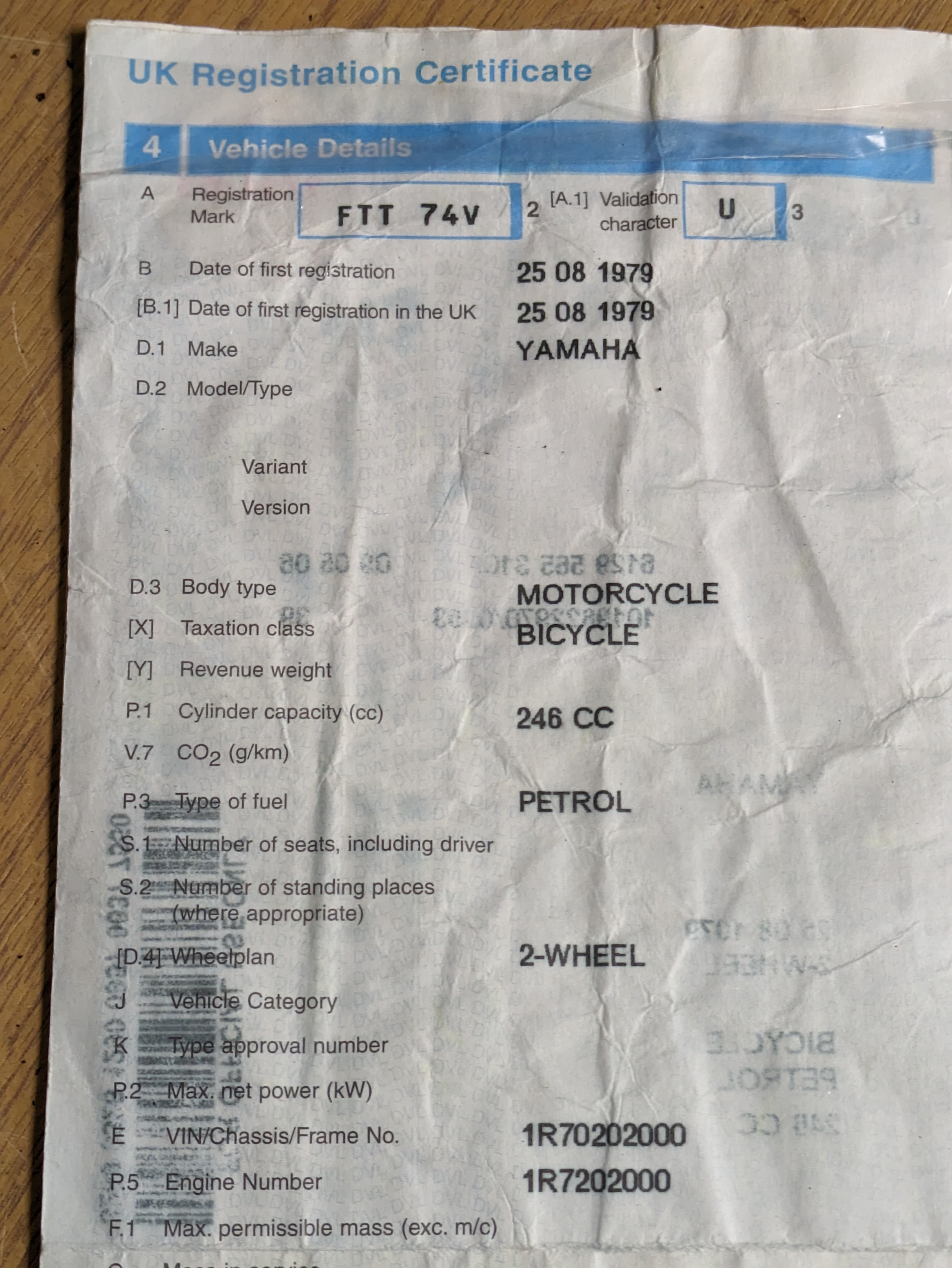 A Yamaha DT250 frame with parts and documents - Bild 4 aus 11