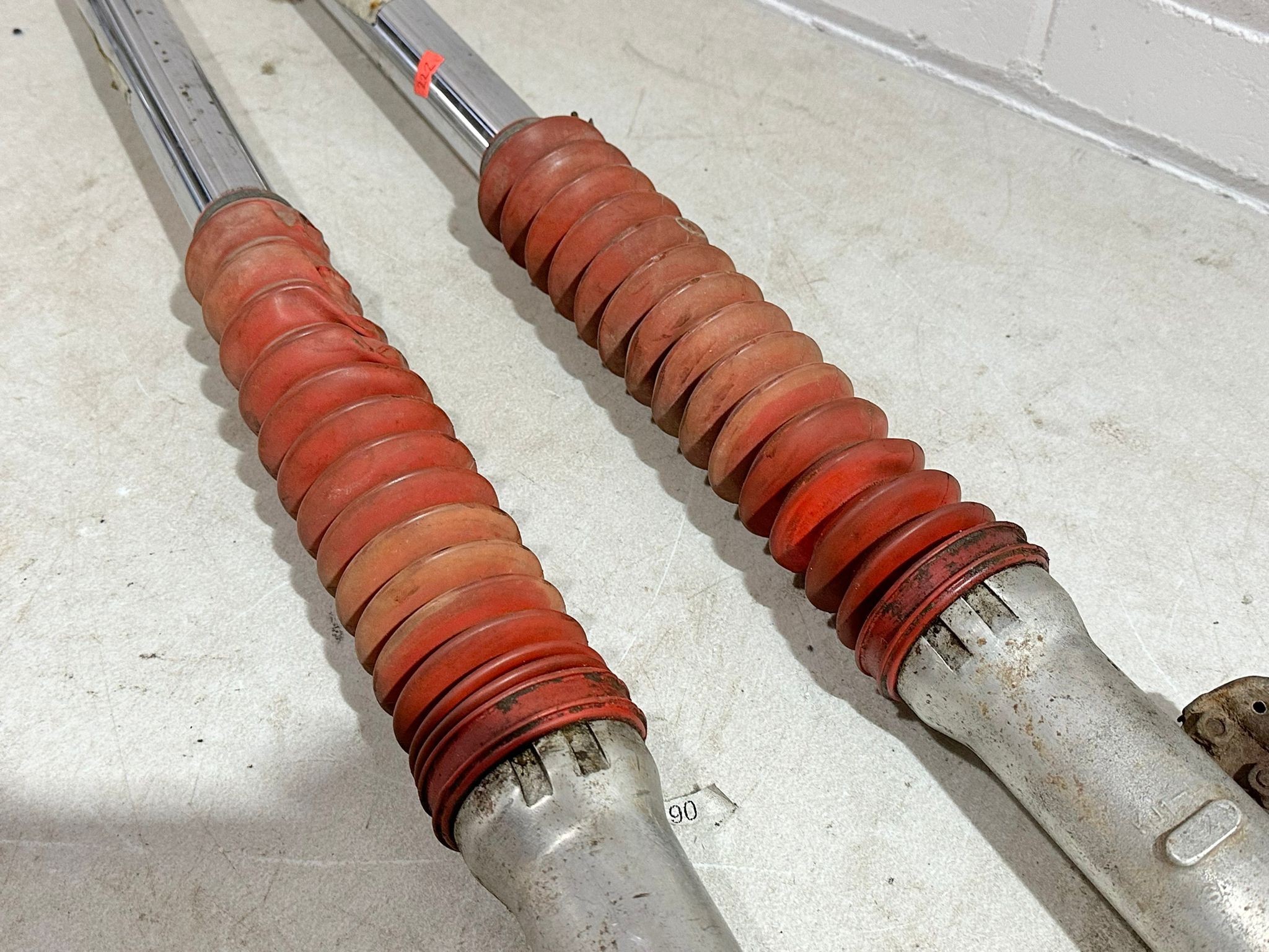 A pair of Honda MTX 125 forks - Image 7 of 7