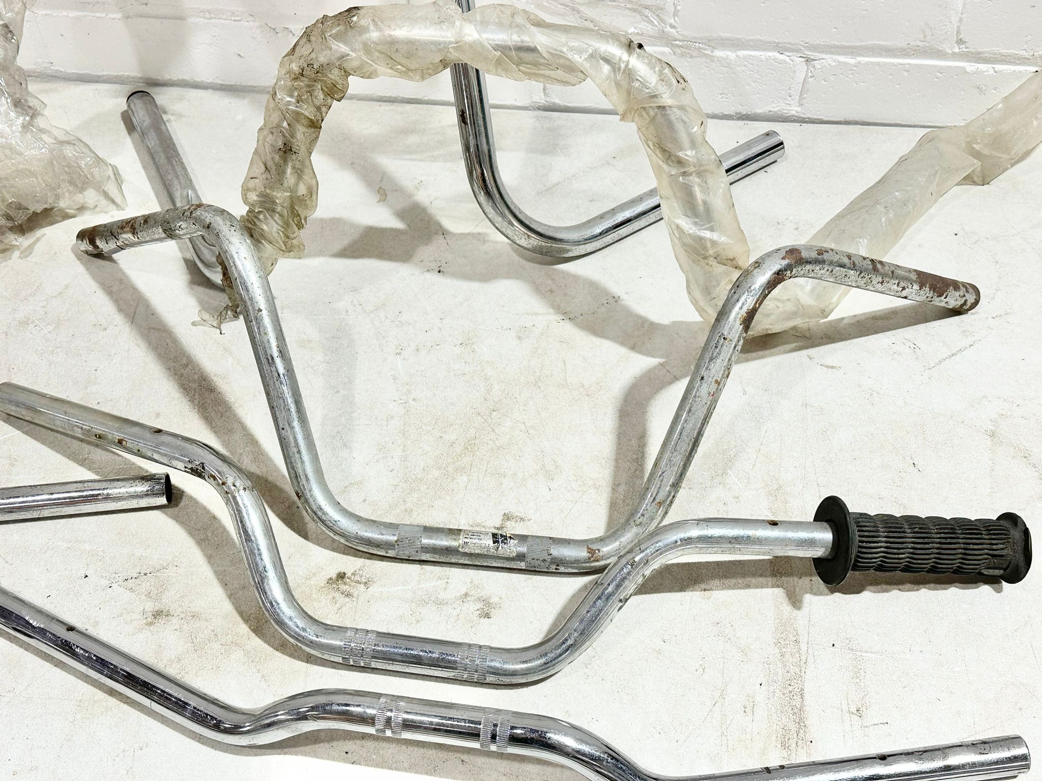 A quantity of various motorbike handlebars - Image 6 of 6