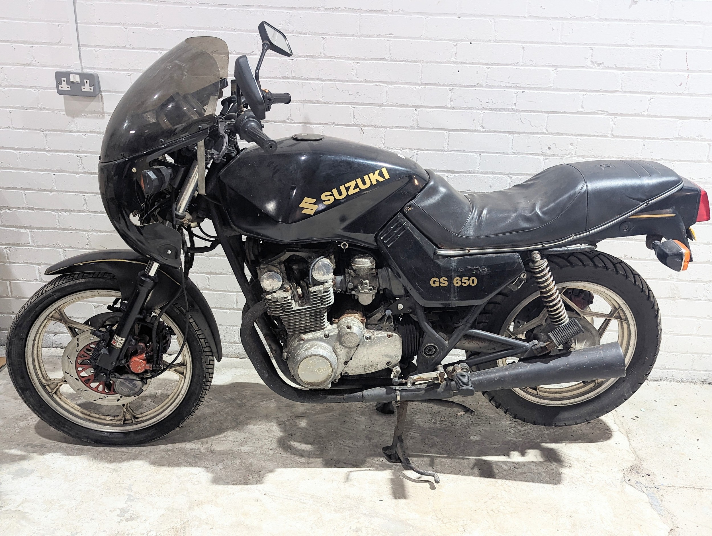 A Suzuki GS650 Katana 1981 with Documents