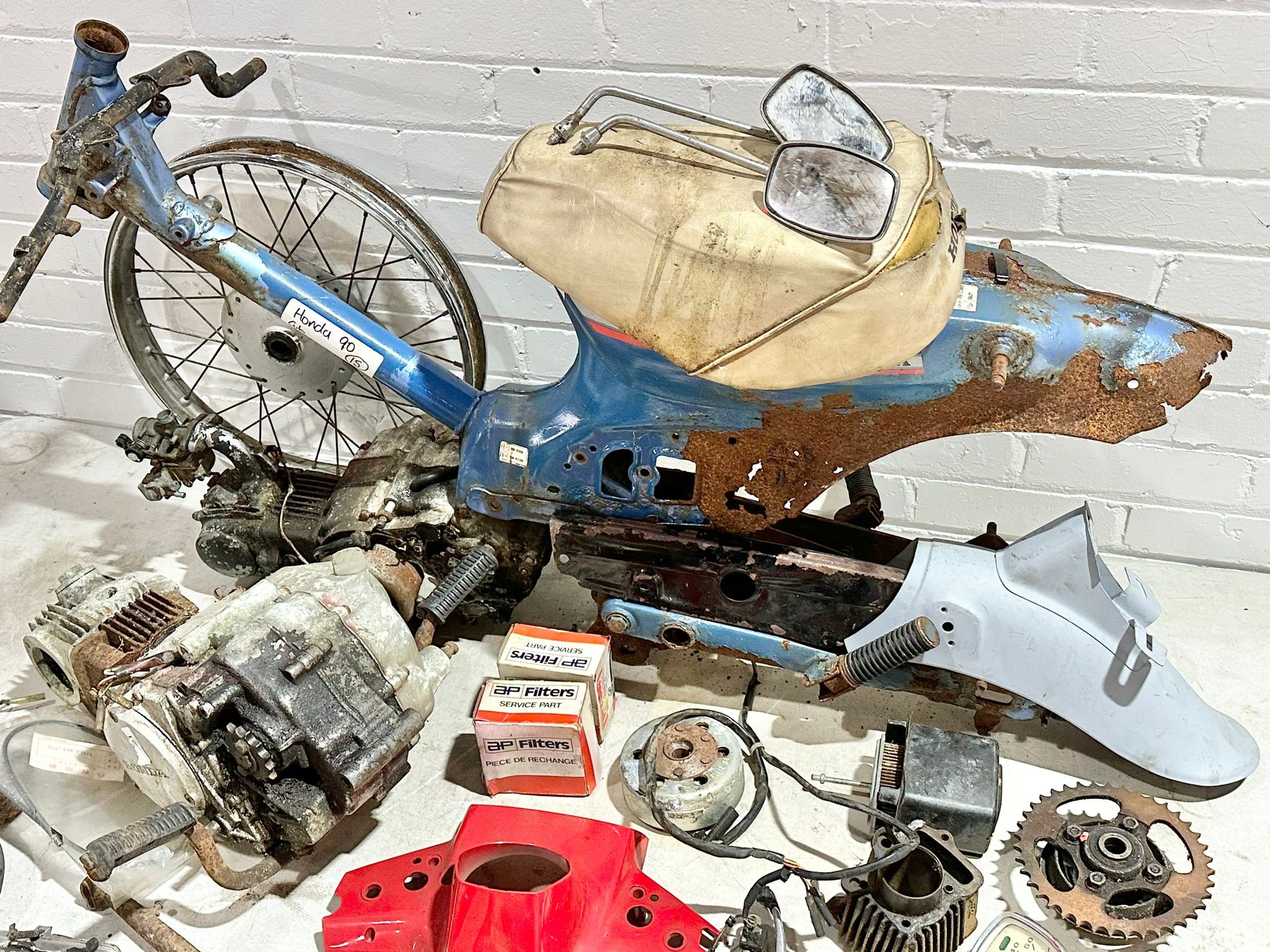 A Honda 90 cub frame with parts - Image 3 of 26