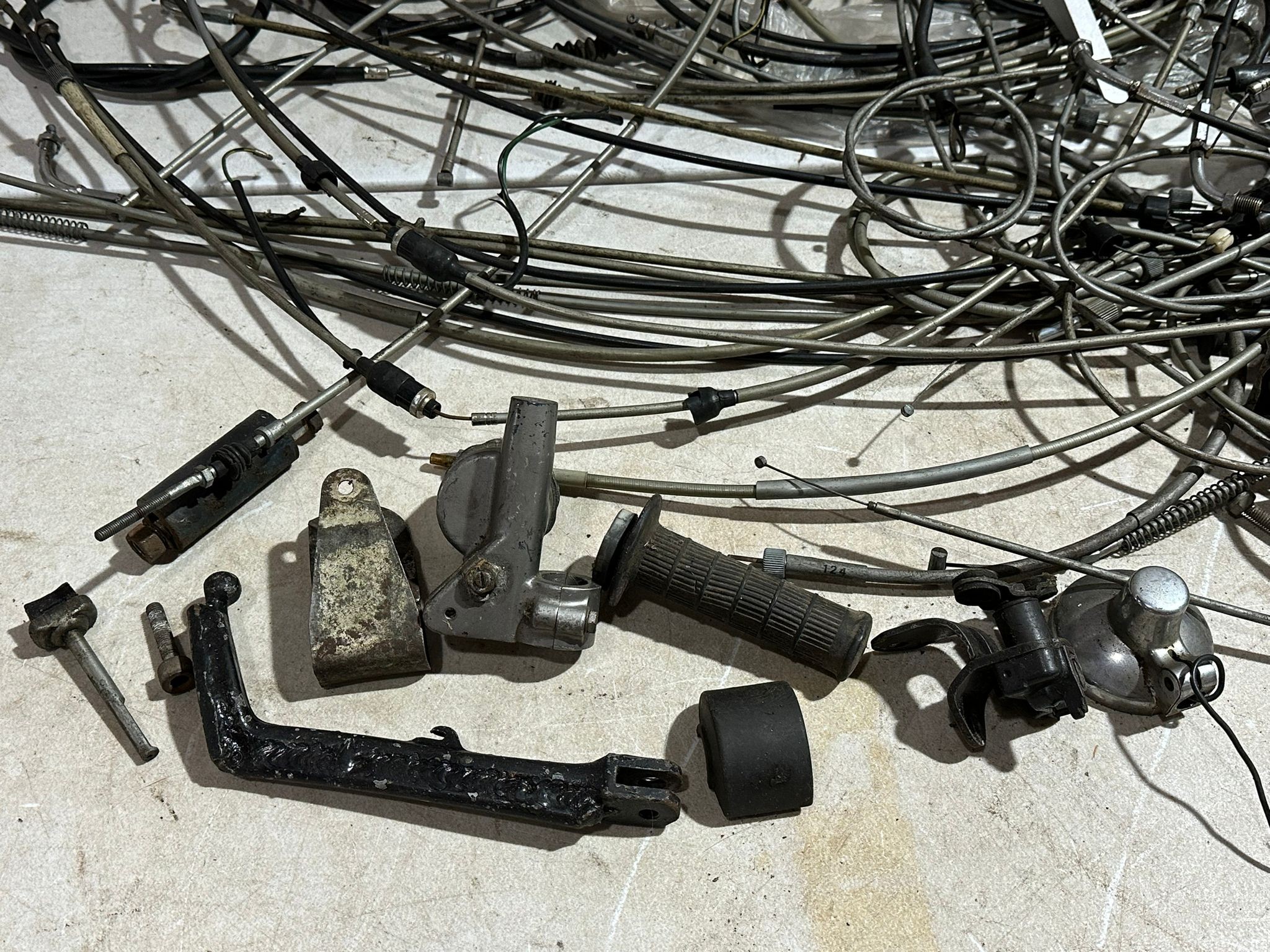 A quantity of various motorbike cables - Image 2 of 7