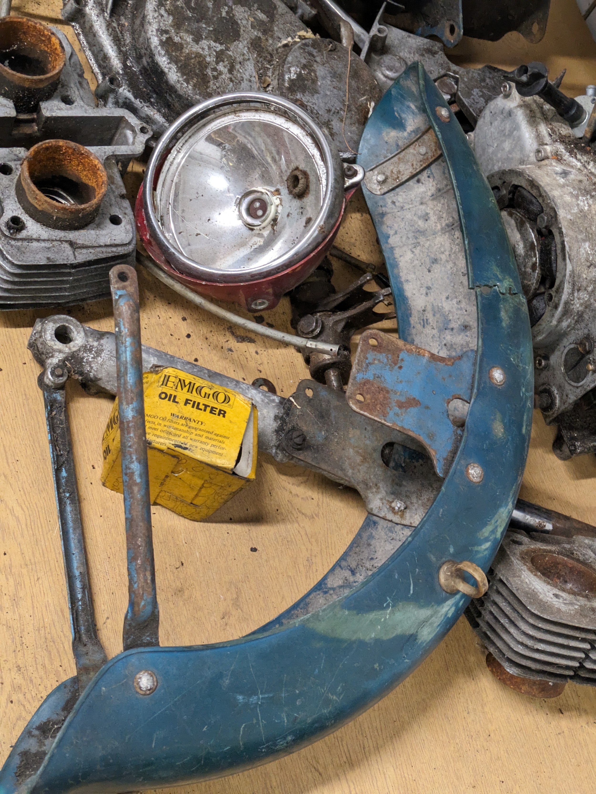 A Honda CD175 1966/7 frame with parts - Image 9 of 15