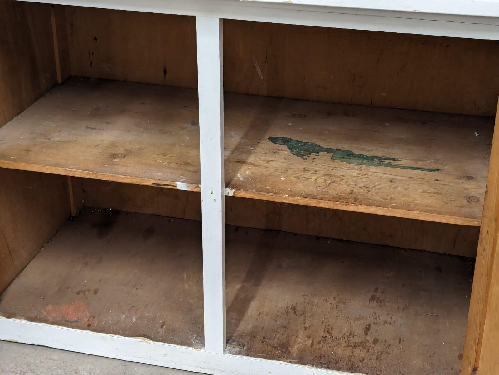 An Early 20th Century kitchen dresser. 97.5x51x174cm - Image 3 of 7