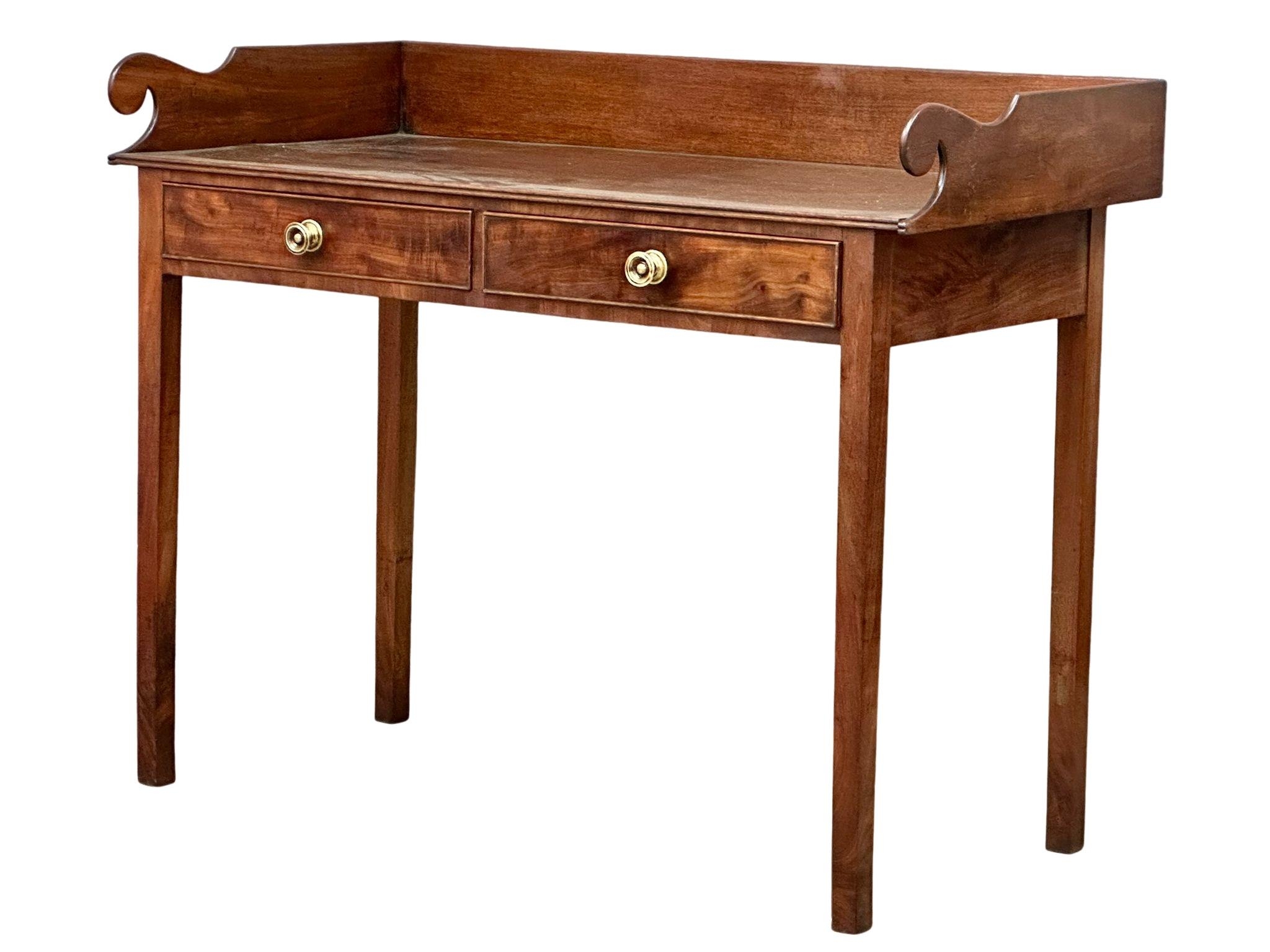A late George III mahogany gallery back side table/washstand. Circa 1800-1820. 114x55x89cm - Image 2 of 4