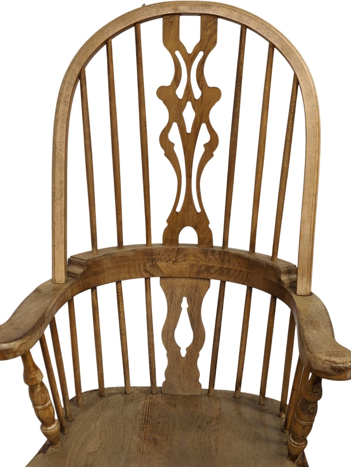 A 19th Century style Windsor armchair. - Image 4 of 4