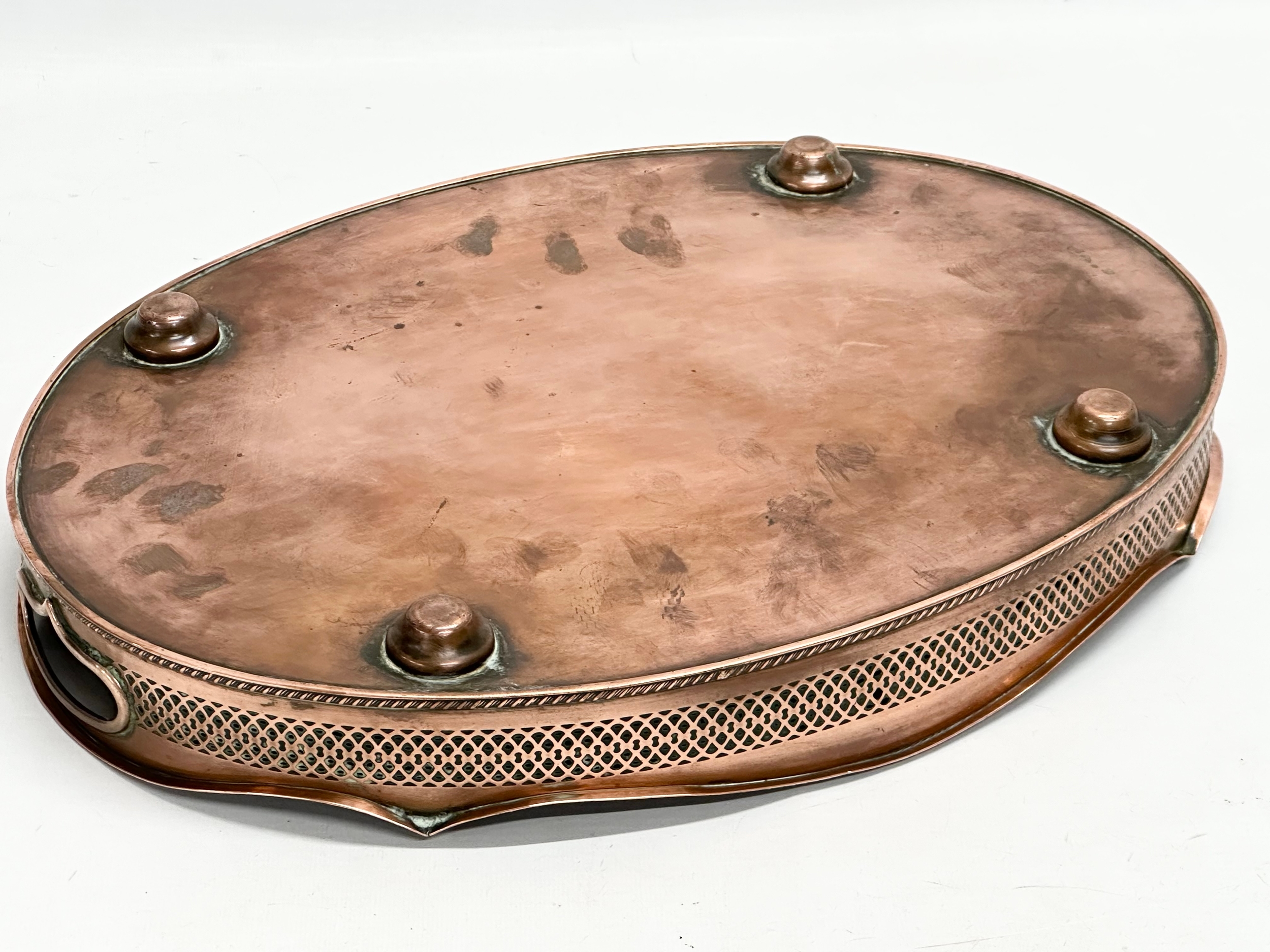 A Late 19th Century copper serving tray. 1890-1900. 41x30.5x7cm - Image 5 of 5