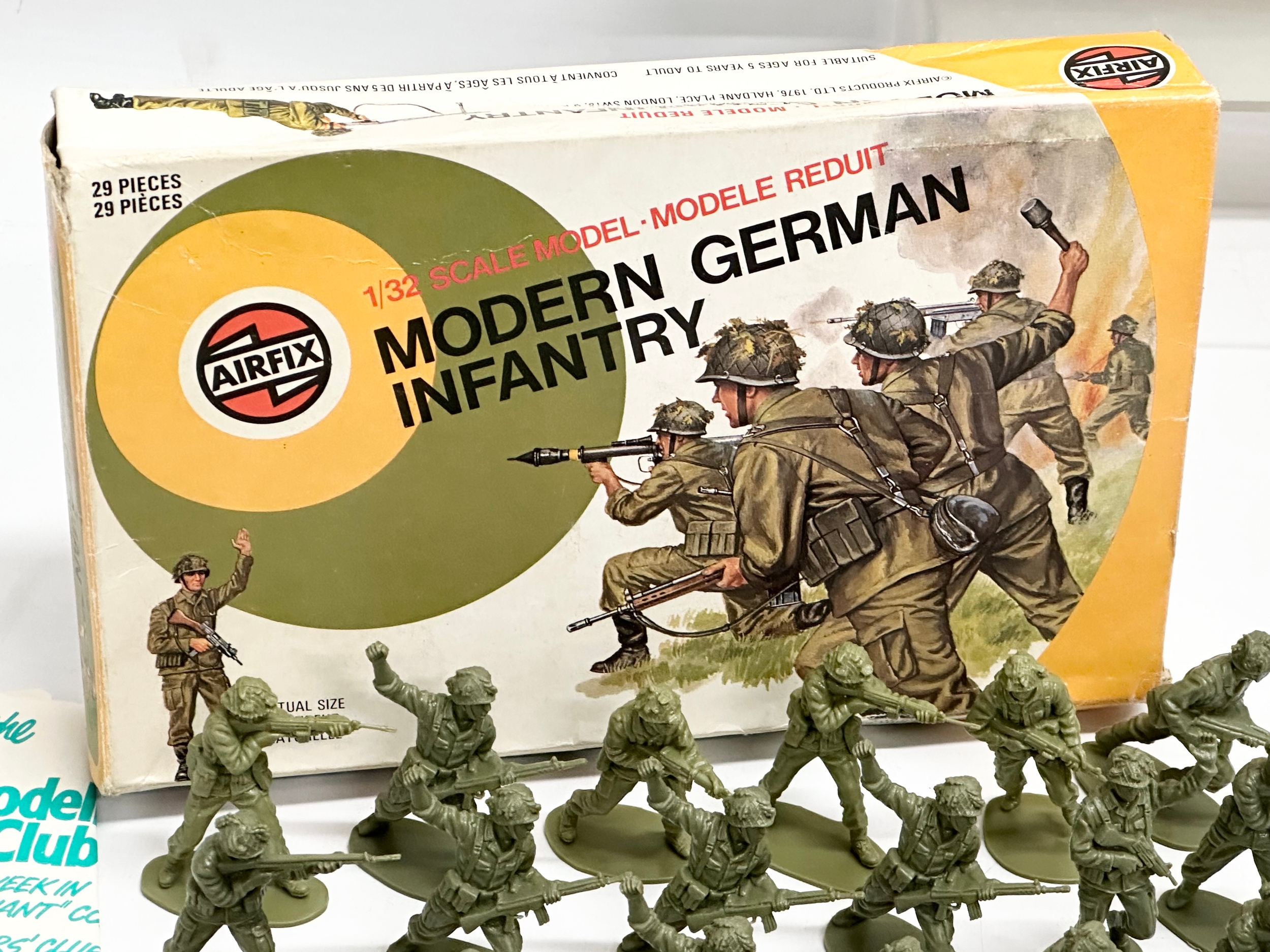 4 boxes of vintage Airfix model kits. Airfix Modern British Infantry, 1/32 scale model. Airfix - Image 6 of 9