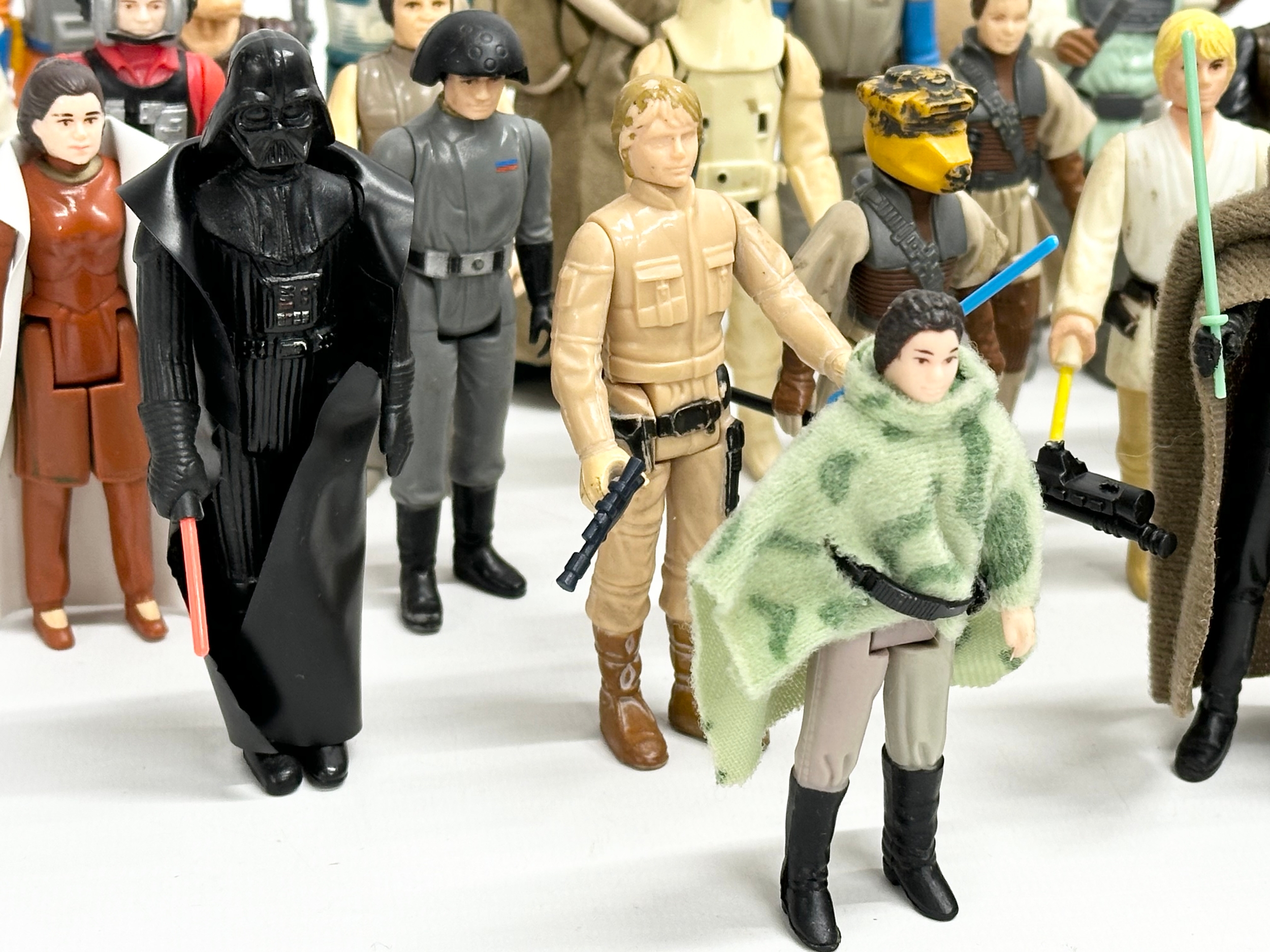 A collection of 1970’s/80’s Star Wars action figures and weapons. - Image 2 of 24