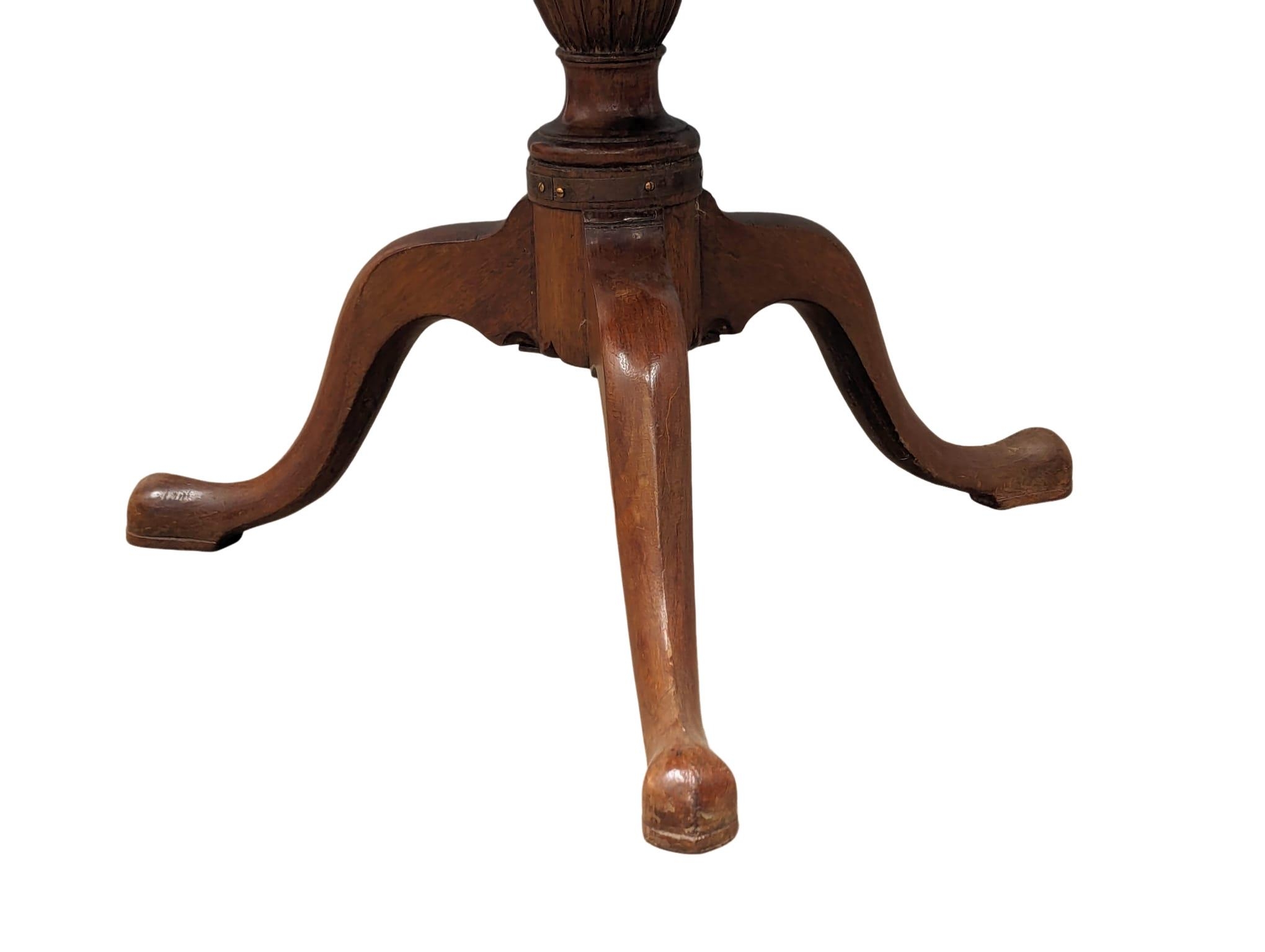 An early George III mahogany snap top pedestal table, circa 1770. 86cm x 69.5cm - Image 5 of 7