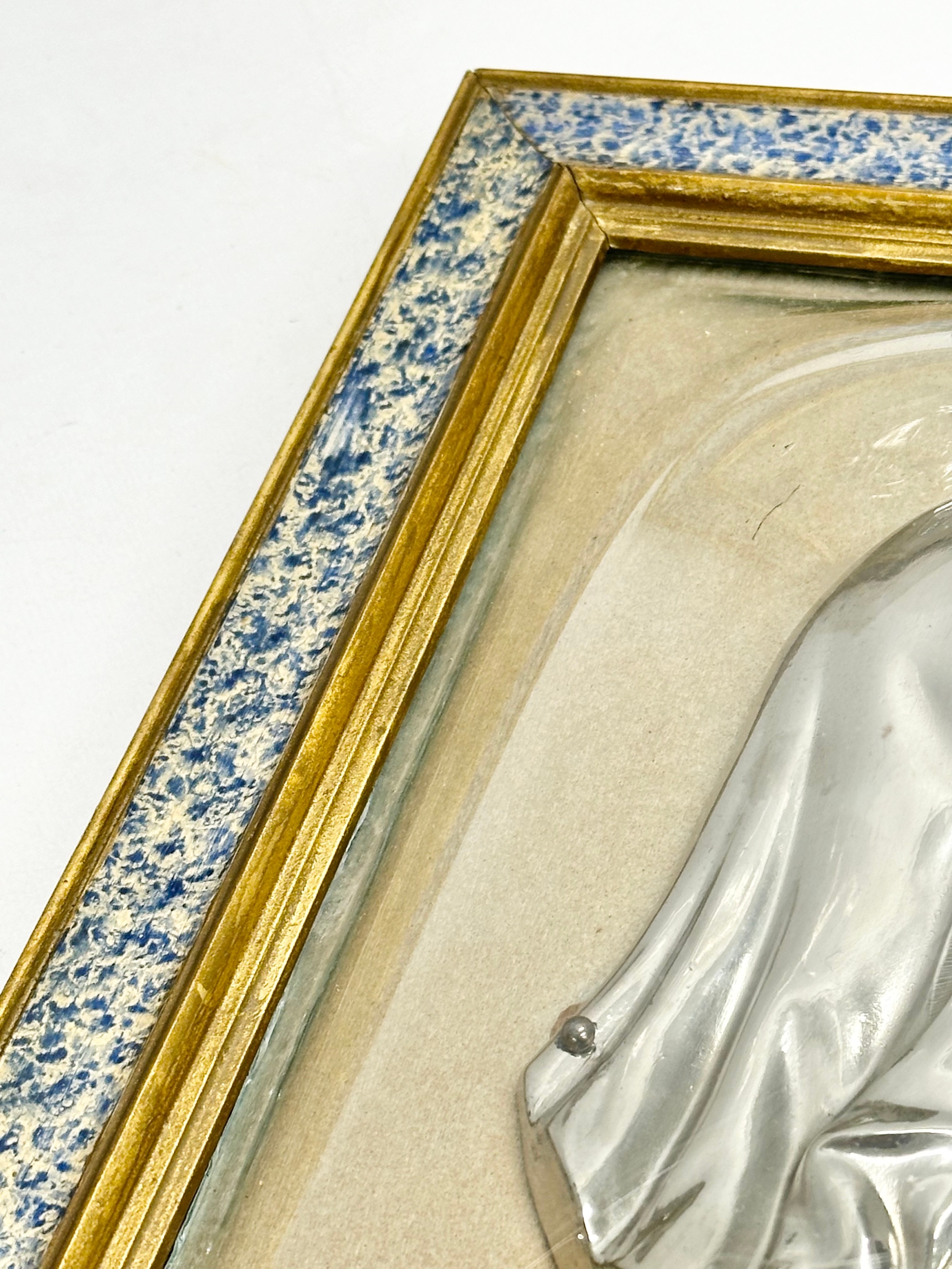 A pair of Early 20th Century plated religious wall plaques with convex glass and gilt frames. - Image 7 of 8
