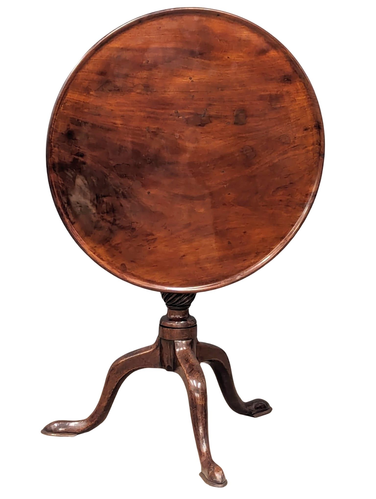A George III mahogany snap top pedestal table. Circa 1790-1800. 68x70cm - Image 3 of 4