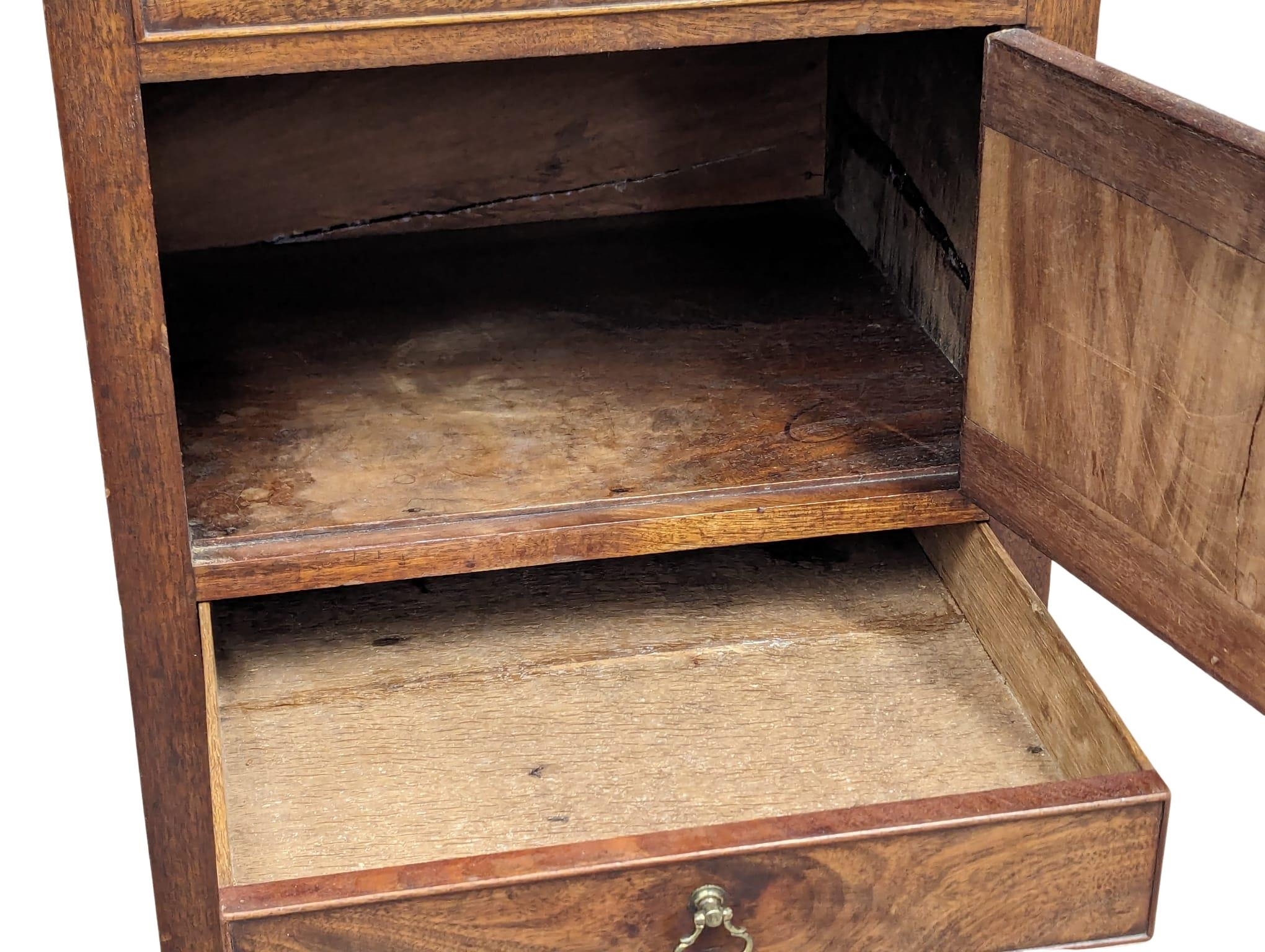 A George III mahogany dressing stand. Circa 1780-1800. 40.5x39.5x81cm - Image 4 of 7