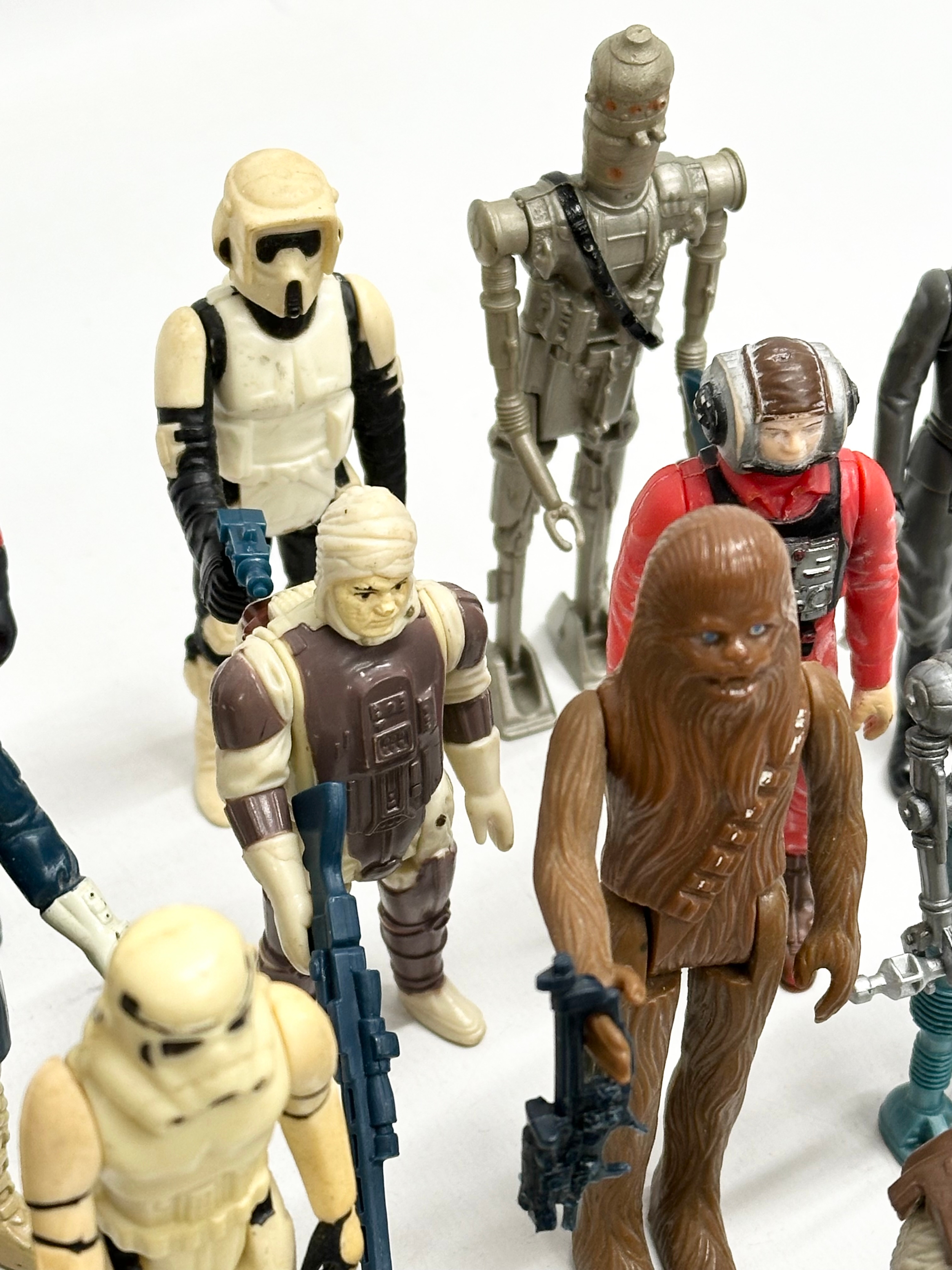 A collection of 1970’s/80’s Star Wars action figures and weapons. - Image 21 of 24