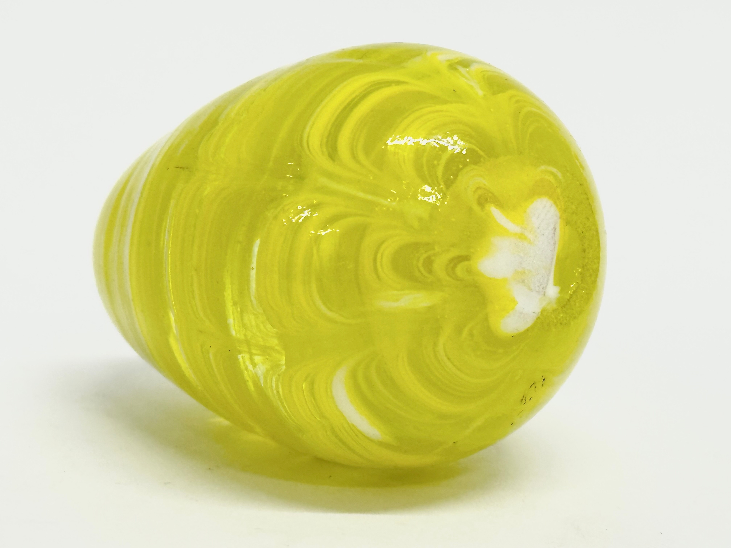 A Late 19th Century Victorian glass paperweight. 6cm - Image 3 of 4