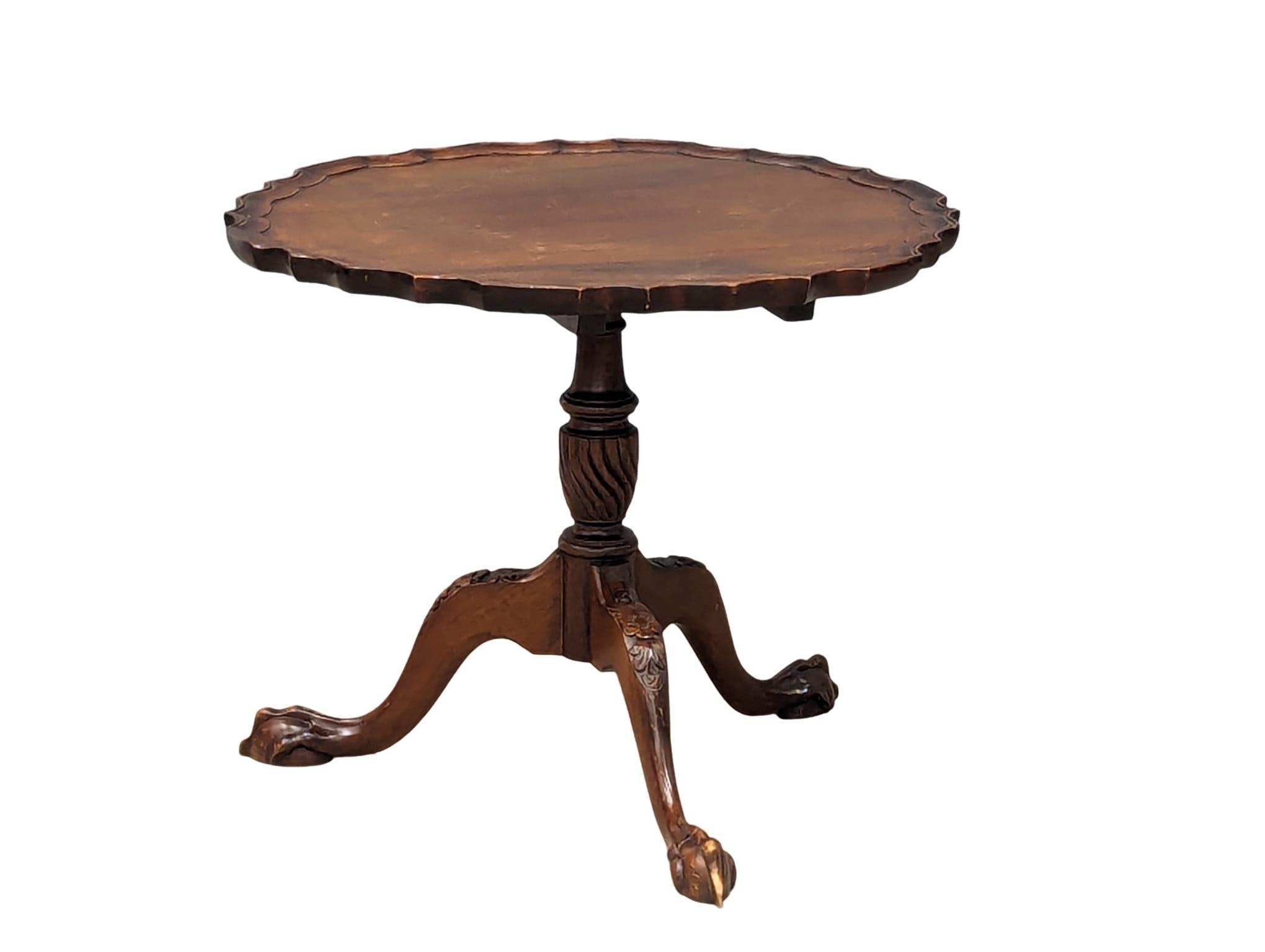 A George III style mahogany snap top pedestal table. 61x50cm