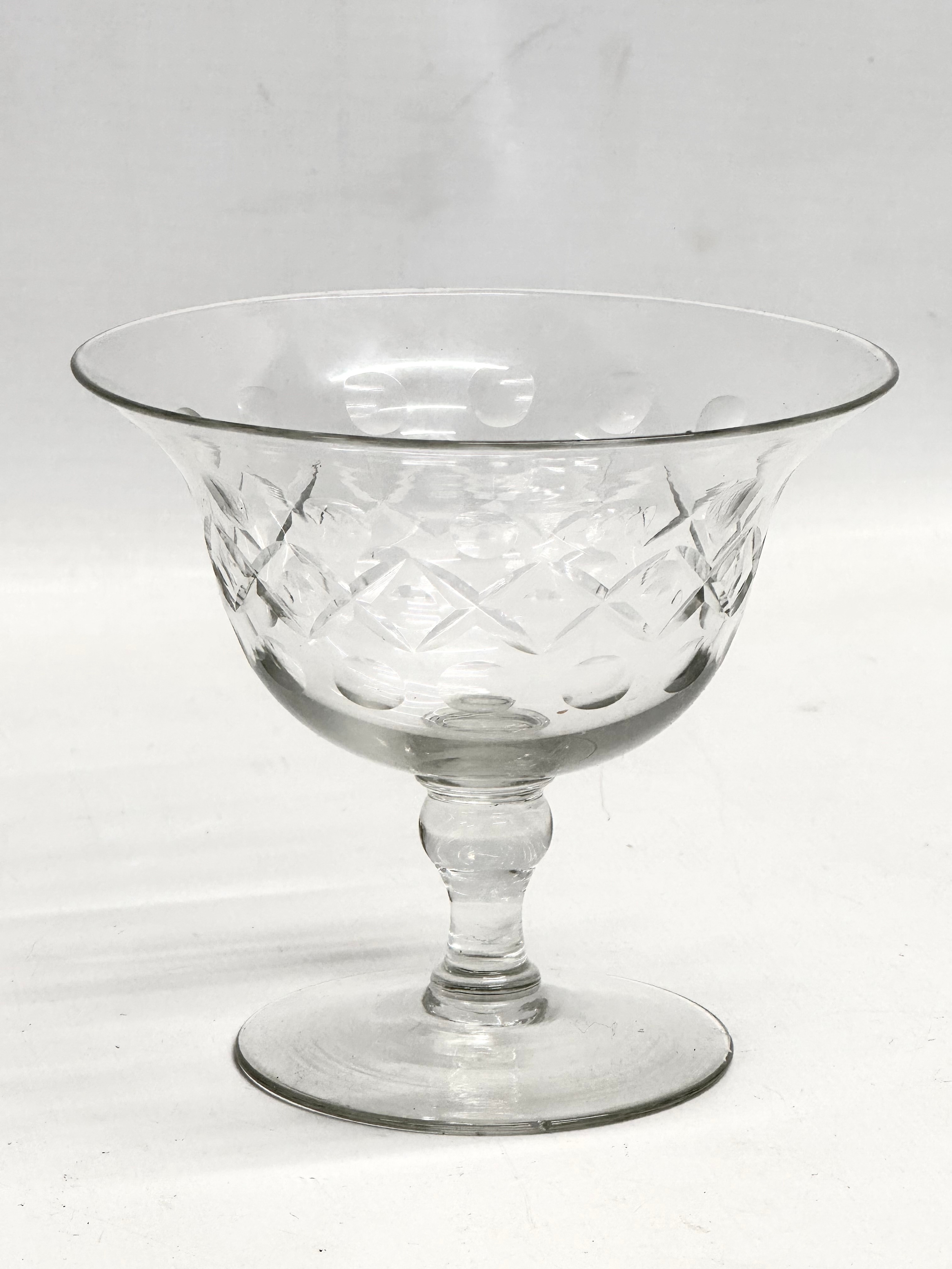 A collection of Late 19th and Early 20th Century liquor and cocktail glasses. - Image 2 of 5