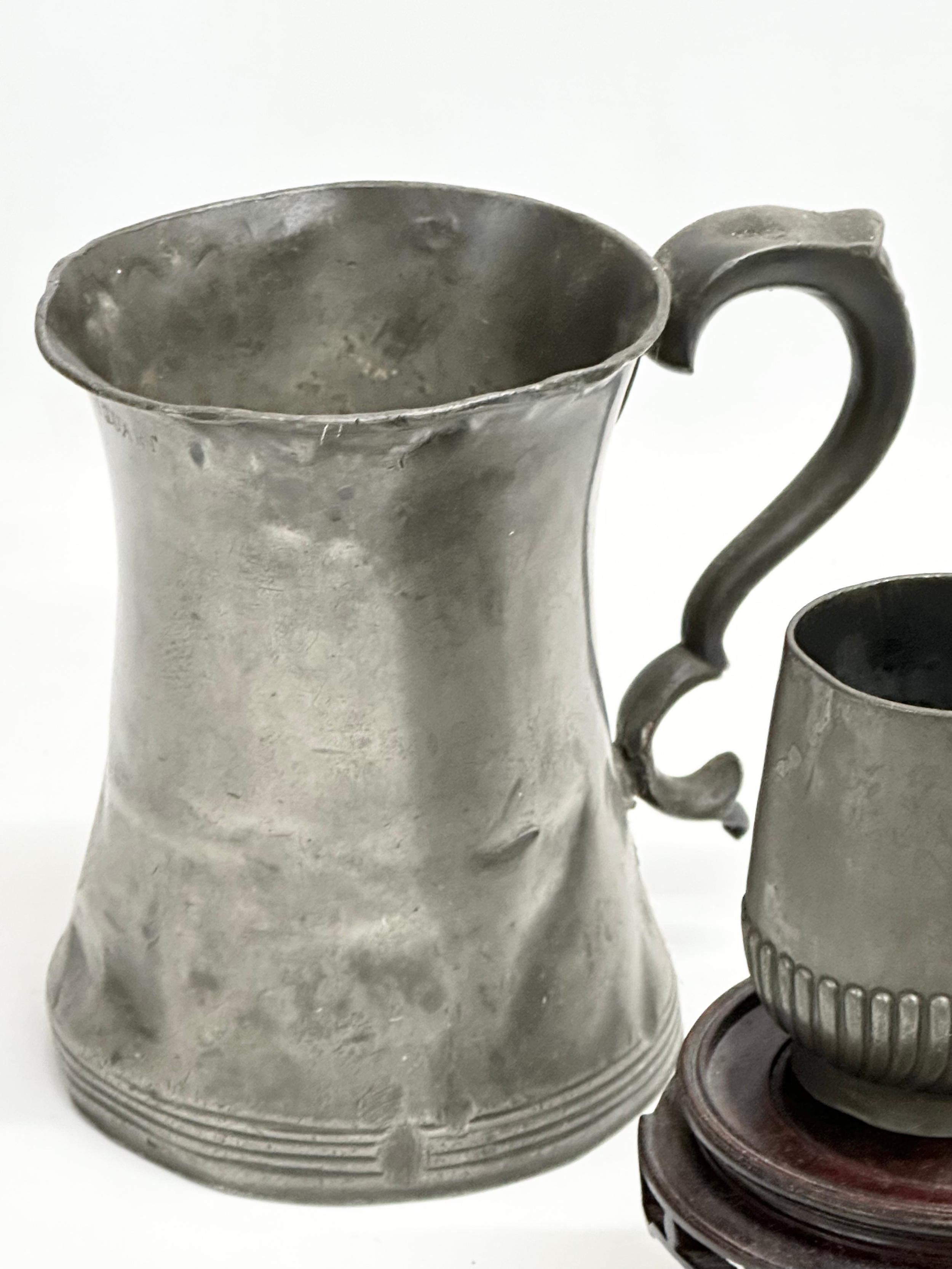 A job lot. A Late 19th Century Hyacinth vase. A large Victorian pewter tankard and other. A pair - Bild 5 aus 5