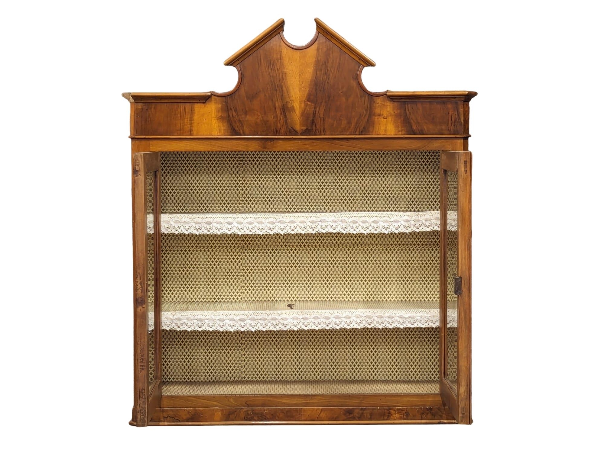 A Late 19th Century bookcase. 110x31x125cm - Image 3 of 5