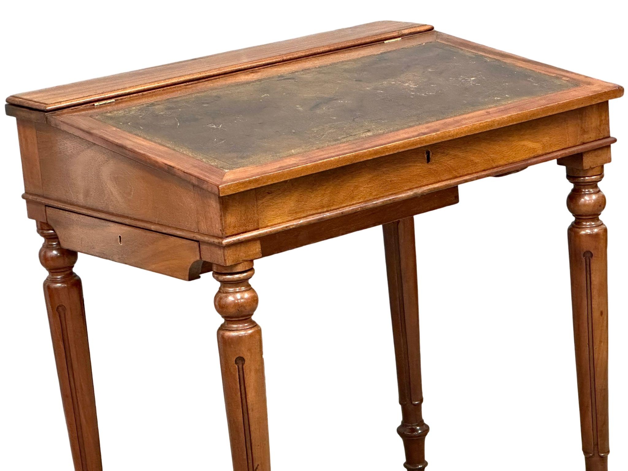 A Victorian mahogany writing desk with leather top hidden drawer. 70x49x78cm - Image 6 of 6