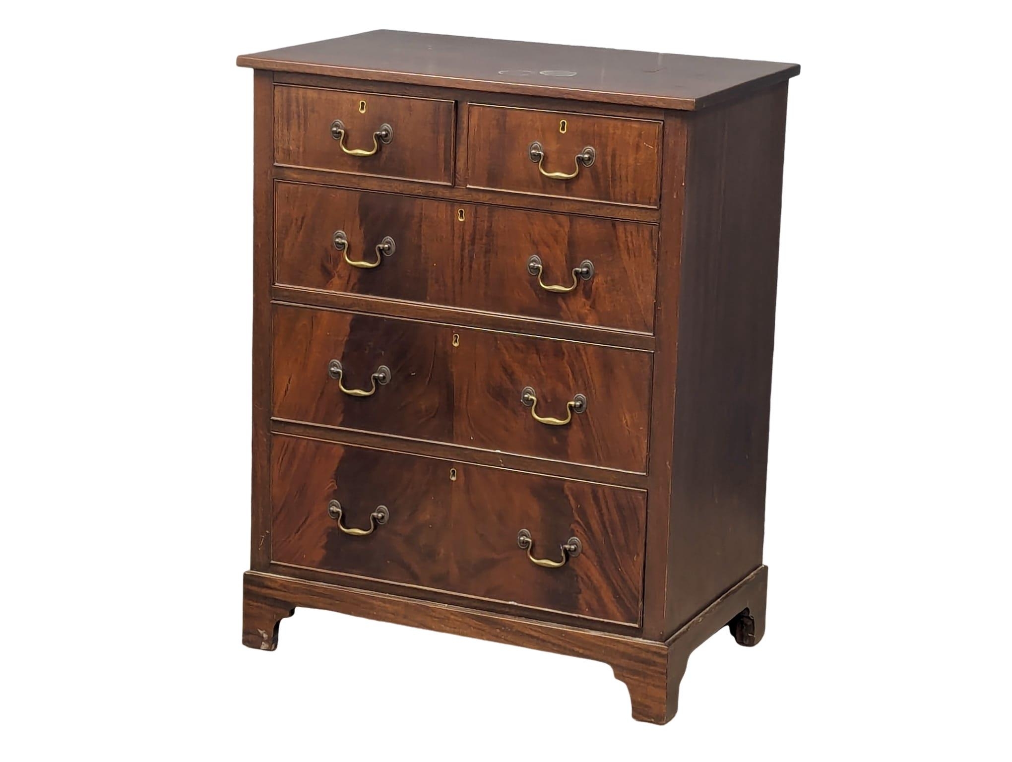 A Late 19th Century Georgian style chest of drawers. Circa 1880-1900. 79x48x100.5cm