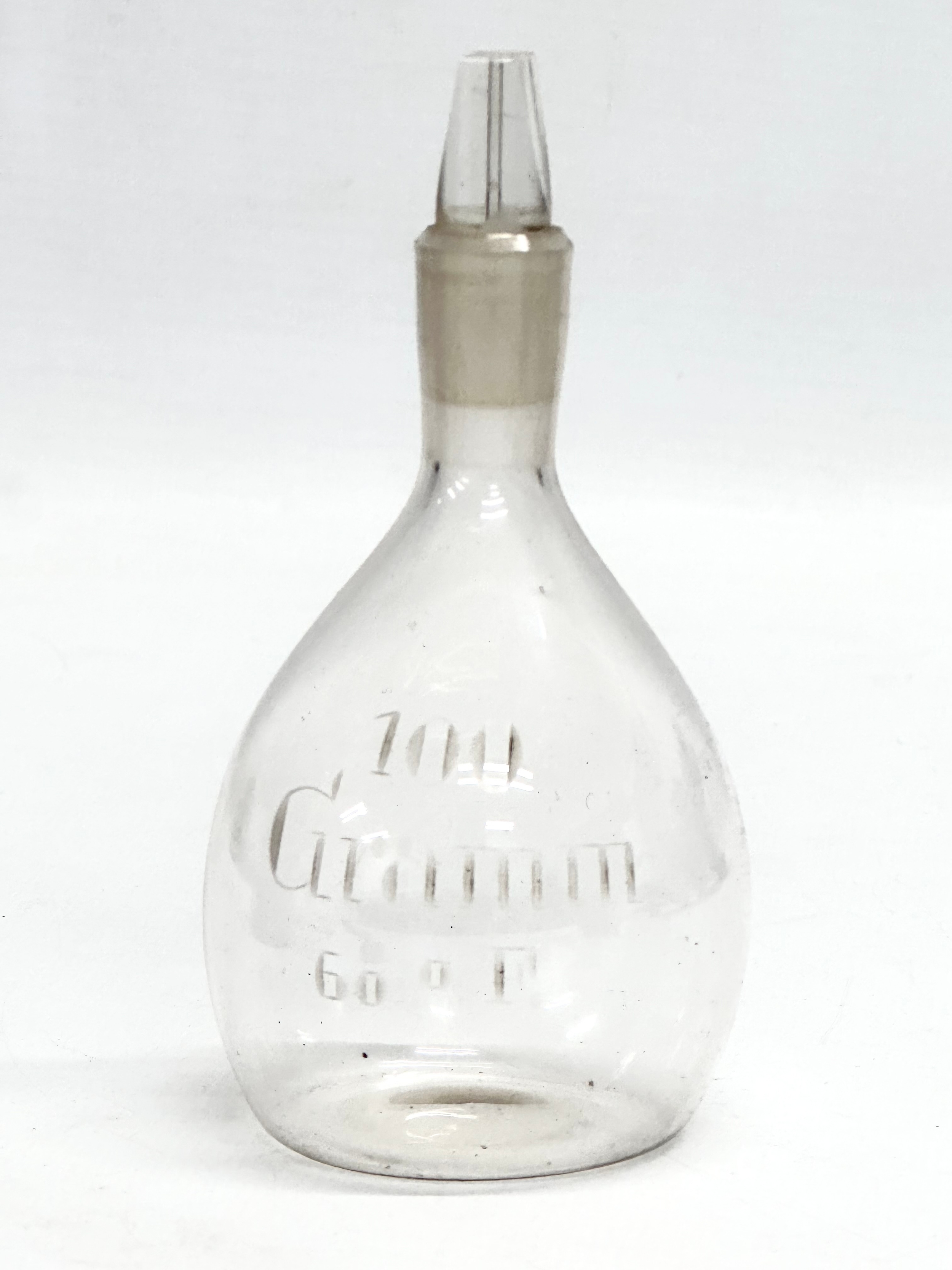 An Early/Mid 19th Century apothecary glass bottle with original tin and weight in lid. 15cm - Image 4 of 6
