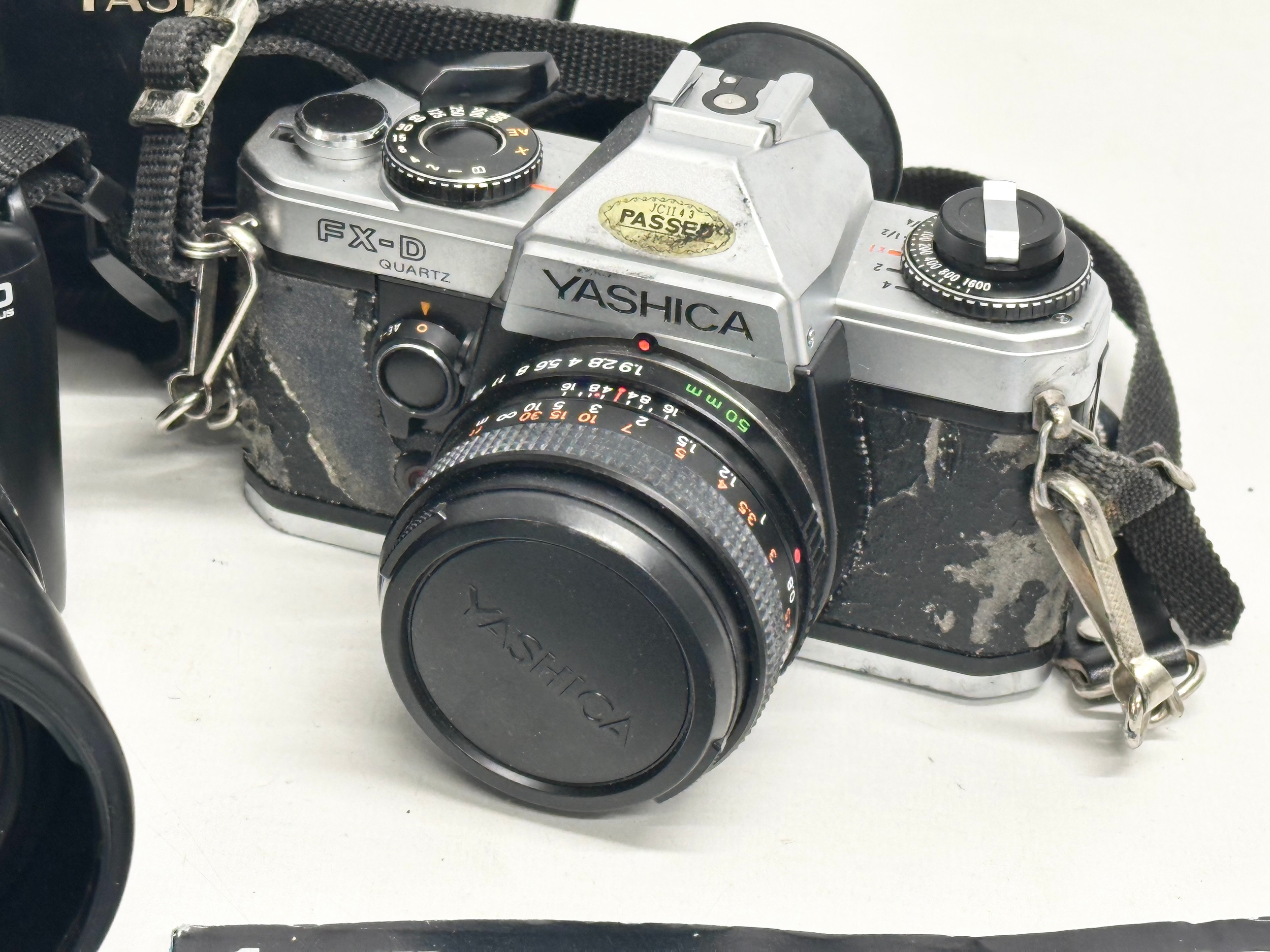 2 Yashica cameras. A Yashica 300 Auto Focus camera with case and book. A Yashica FX-D Quartz - Image 3 of 4