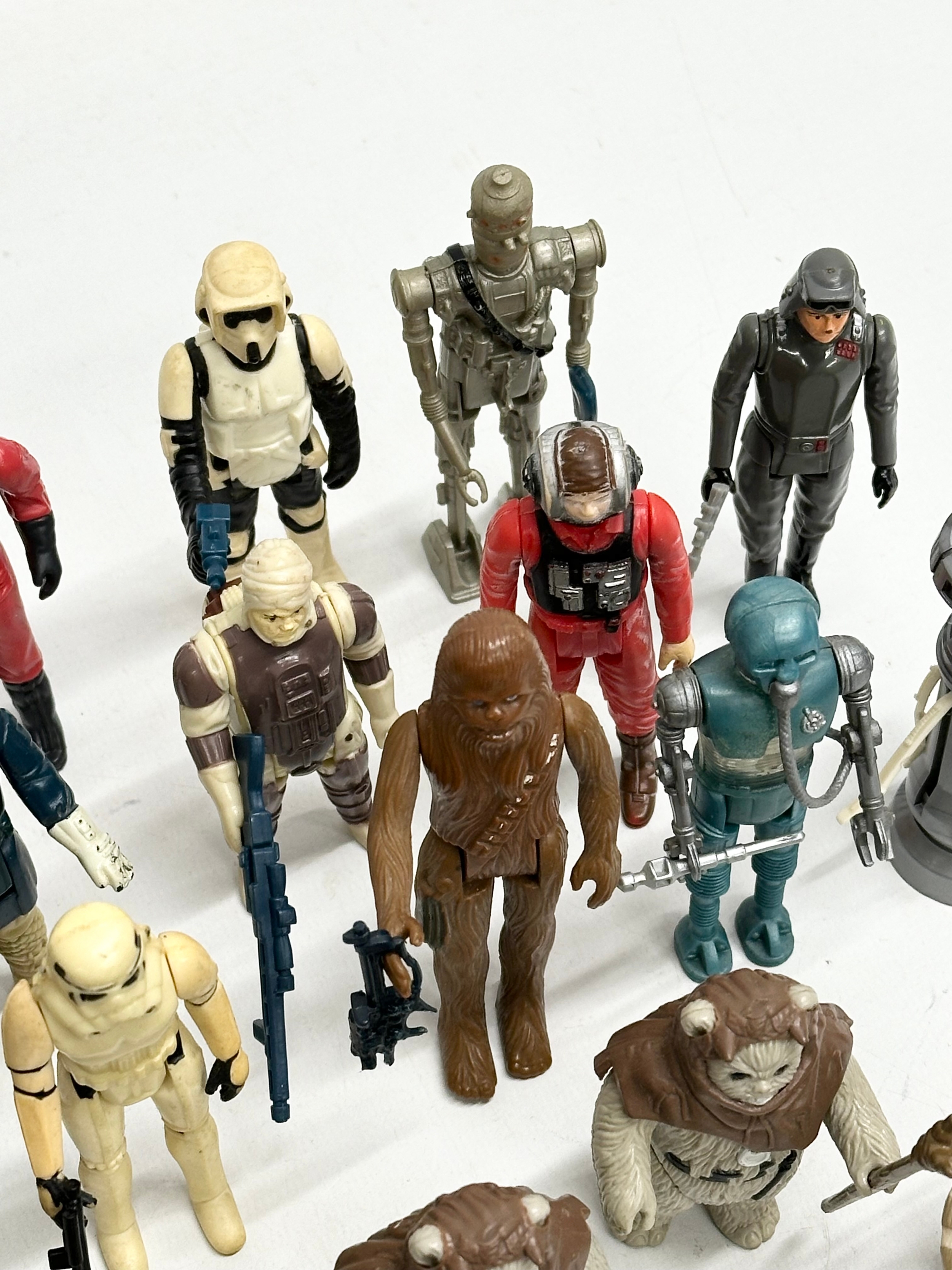 A collection of 1970’s/80’s Star Wars action figures and weapons. - Image 22 of 24