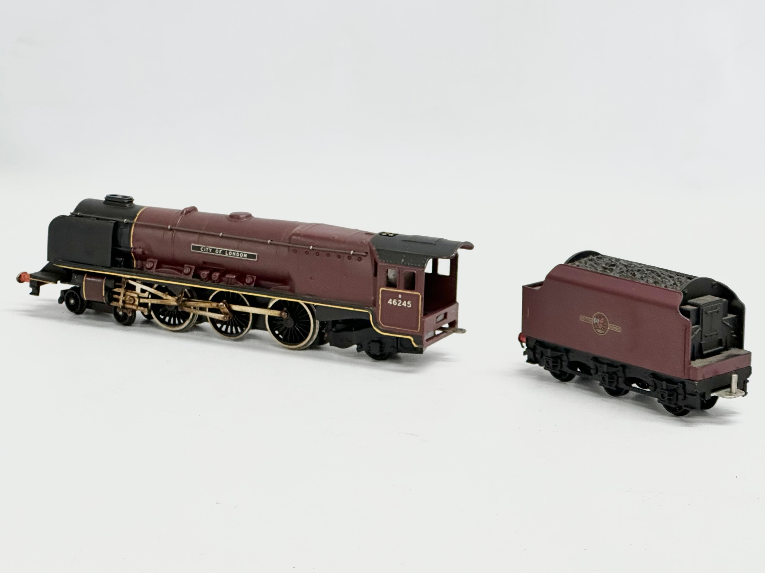 A Tri-ang Wrenn OO/HO Locomotive City of London train with box. 2226. - Bild 4 aus 5