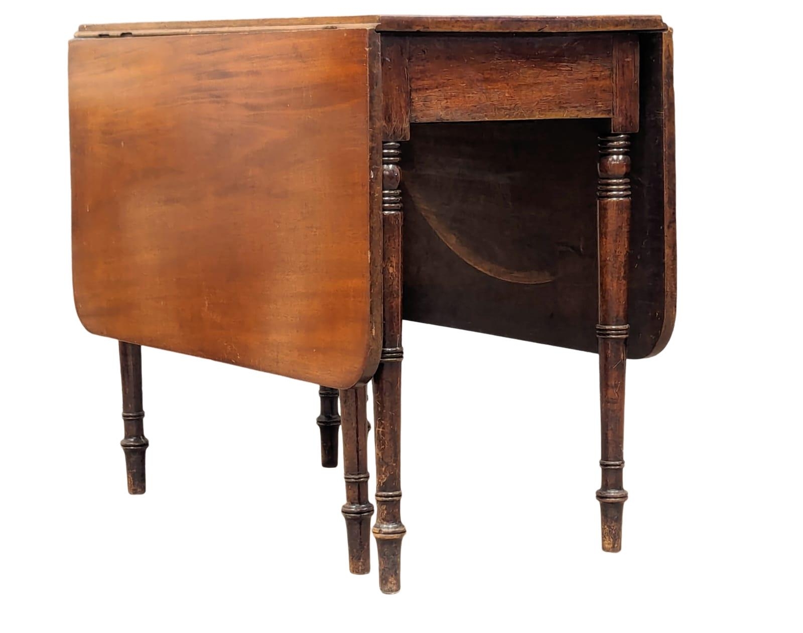 A George IV mahogany Pembroke table with drawer, Extended 87.5cm x 135cm x 73.5cm - Bild 2 aus 7