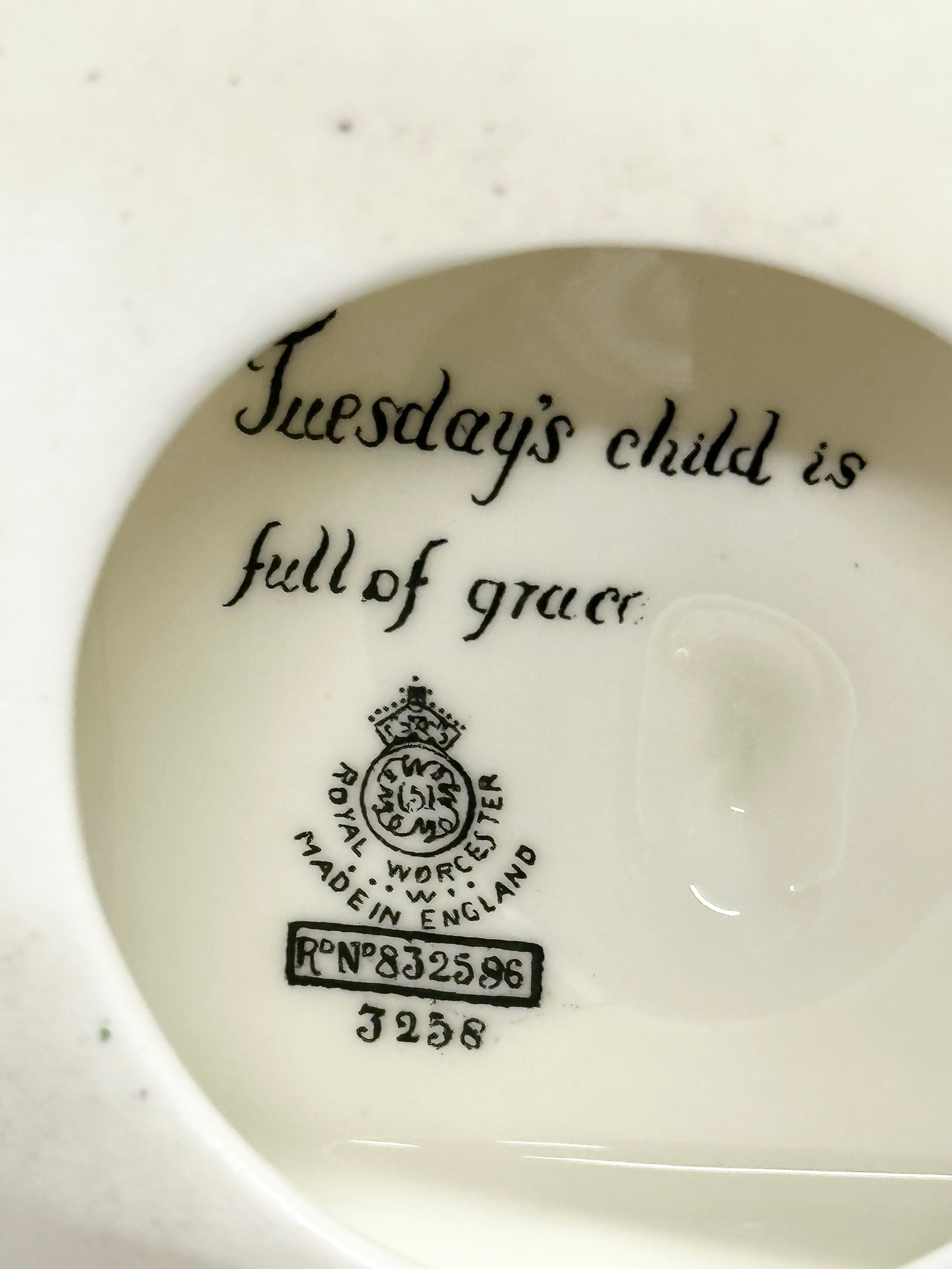 Royal Worcester. Tuesdays Child is Full of Grace. Wednesdays Child Knows Little Woe. 22cm - Image 5 of 5