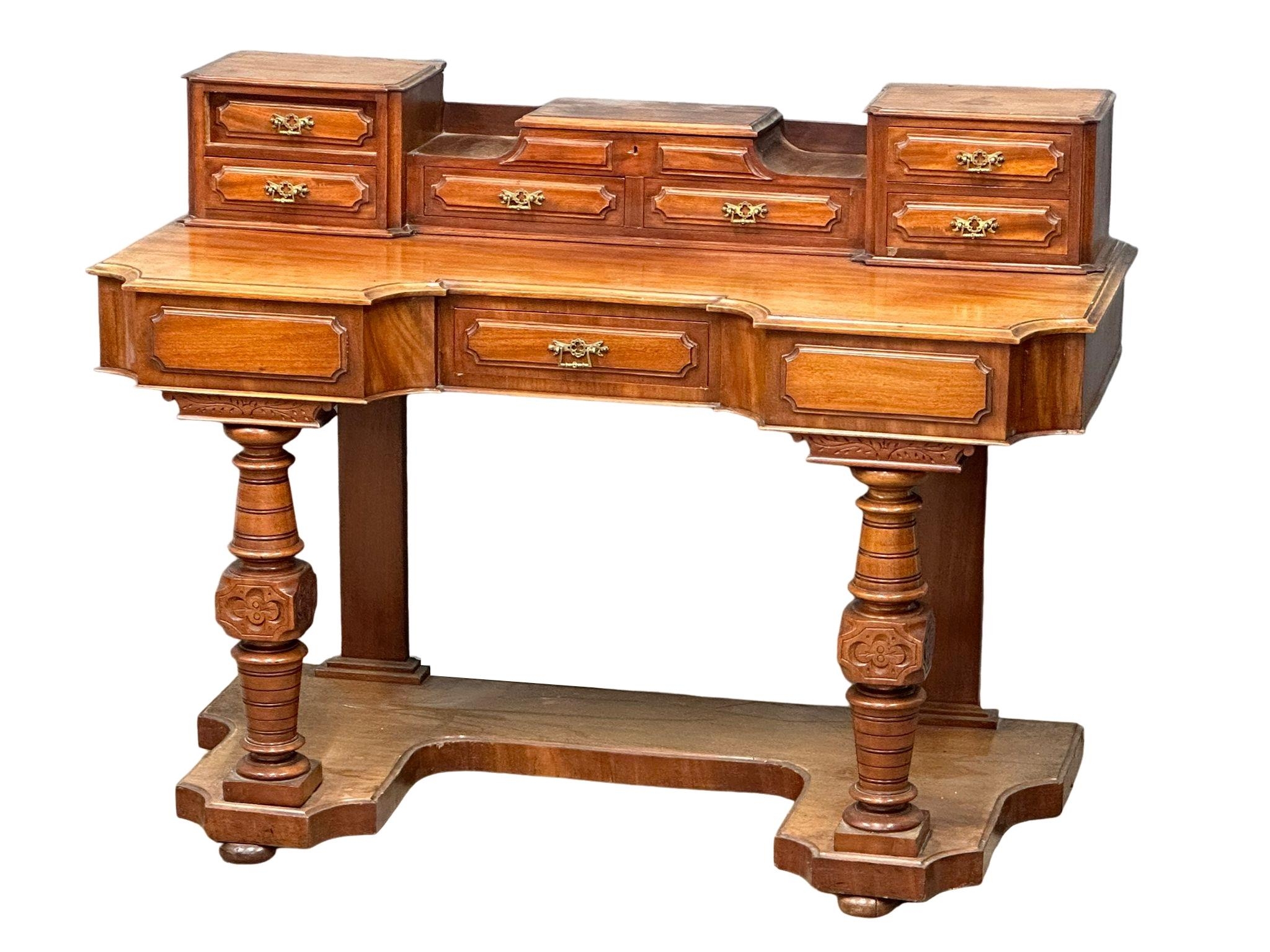 A late Victorian mahogany dressing table, 121x56x90cm