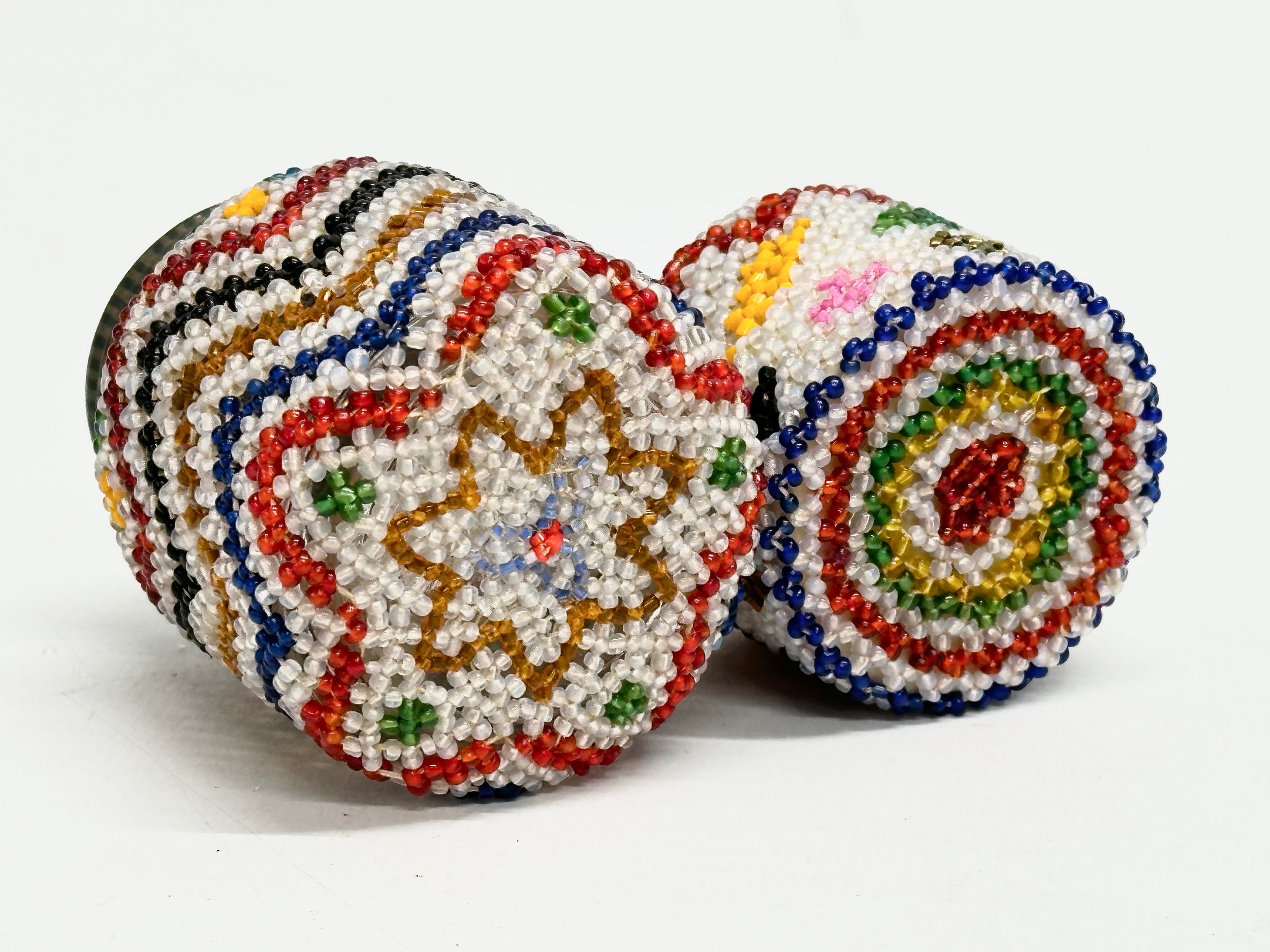 2 pieces of Native American beadwork. Inkwell and jar. 6cm - Image 4 of 4
