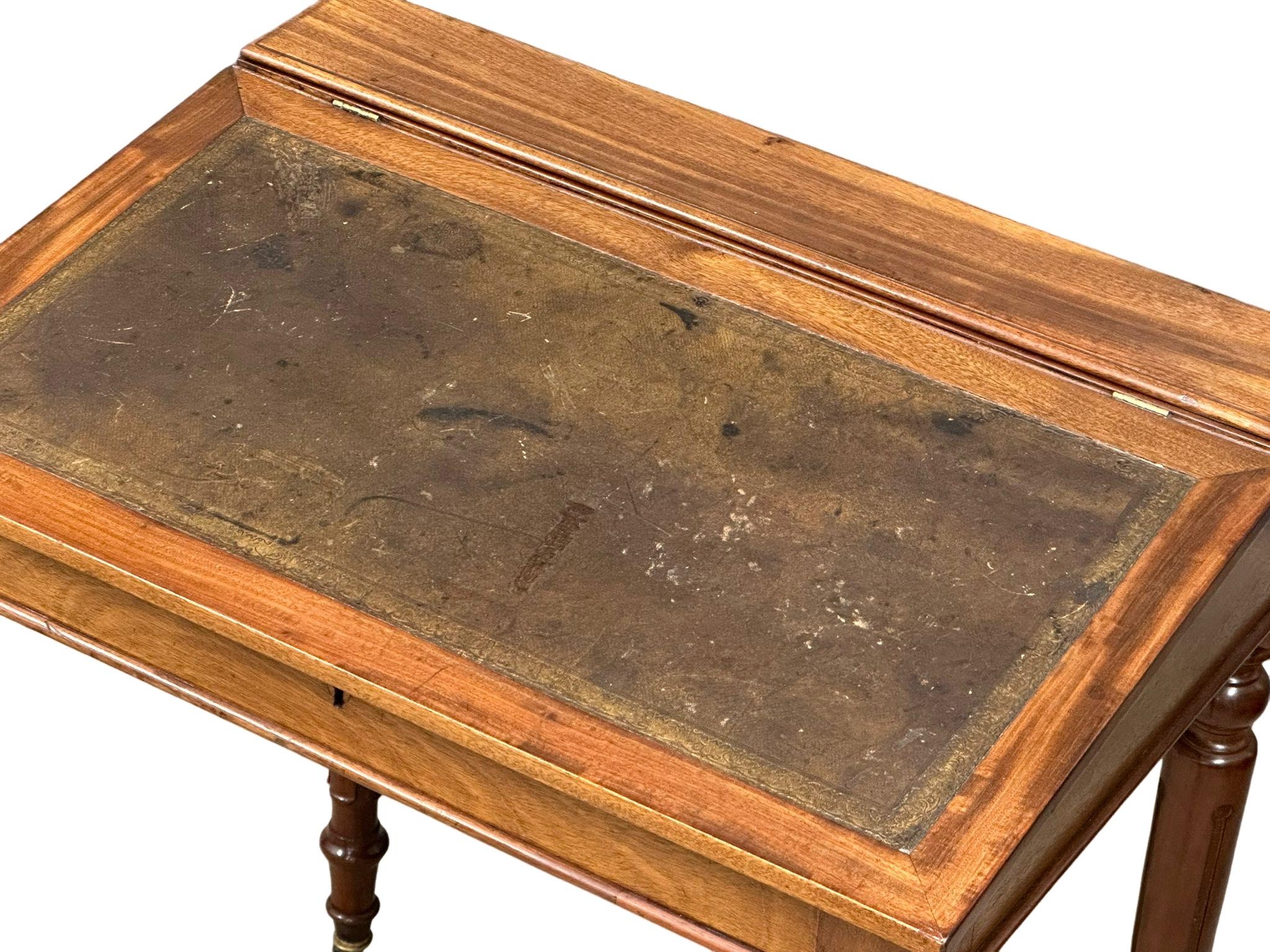 A Victorian mahogany writing desk with leather top hidden drawer. 70x49x78cm - Image 5 of 6