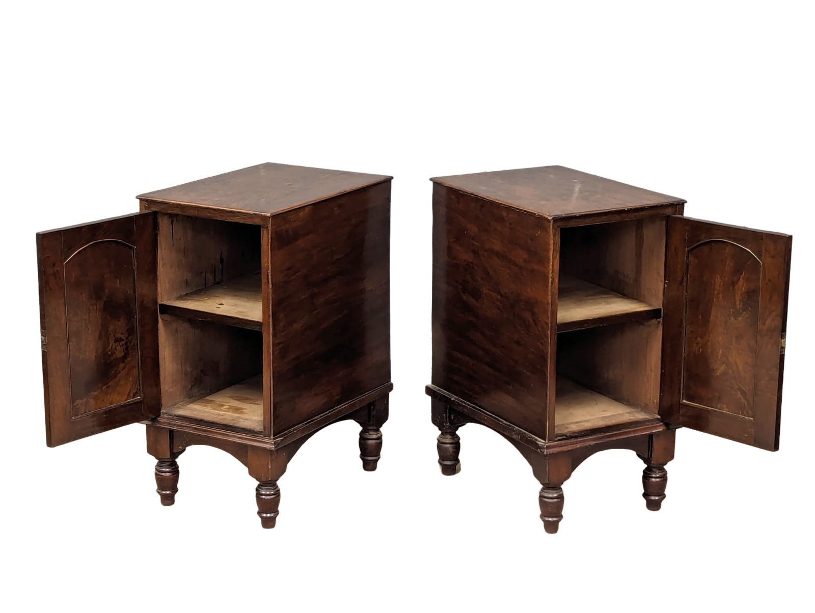 A pair of Edwardian mahogany bedside cabinets. 36x50x72.5cm - Image 4 of 8