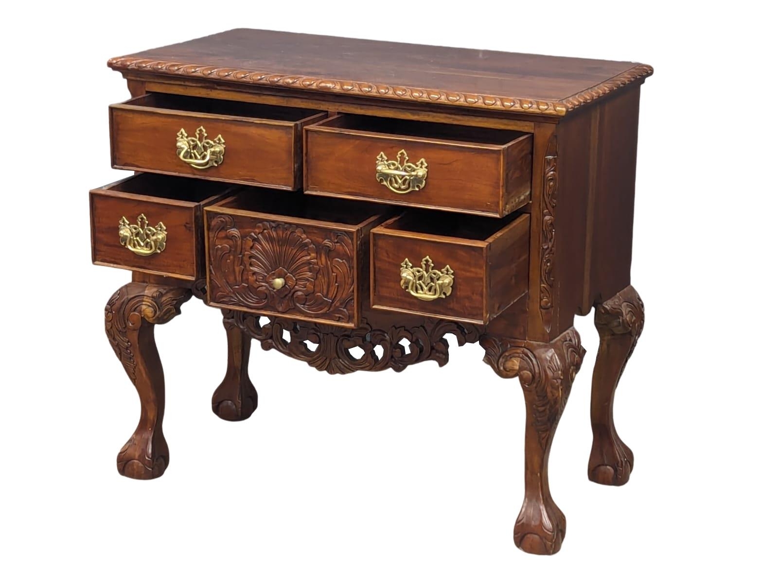 An American Pennsylvania Chippendale style mahogany chest of drawers on cabriole legs, 90cm x 47cm x - Image 5 of 6