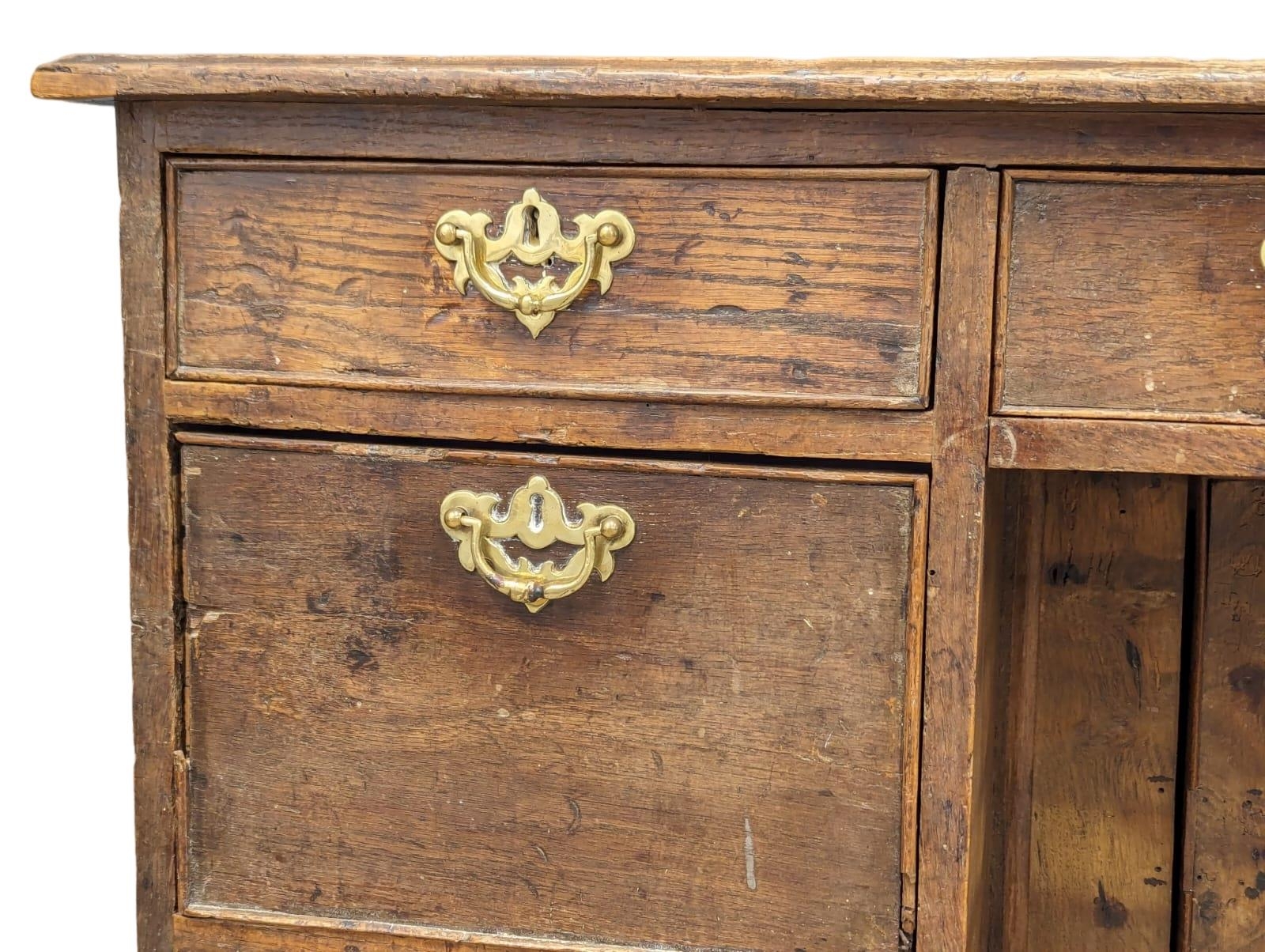 A Late 18th Century George III oak pedestal desk. 128x68x77cm - Bild 3 aus 9