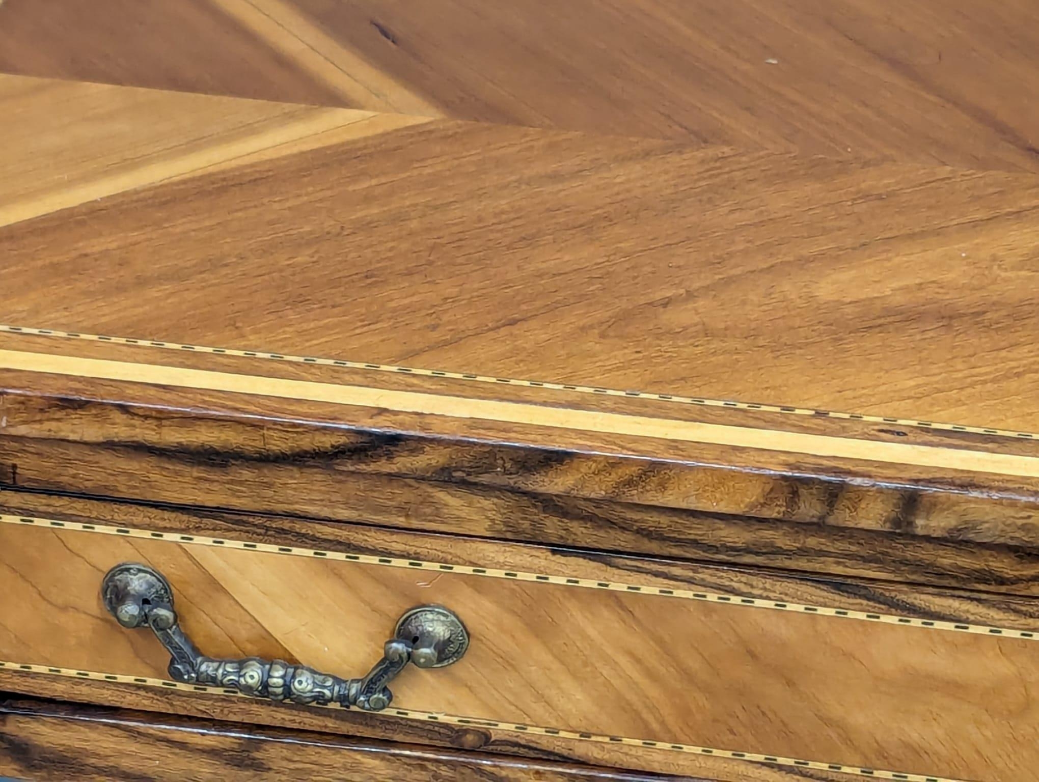 A good quality 2 tiered console table. Made from various woods, including Laburnum, Arbutus, - Image 10 of 11