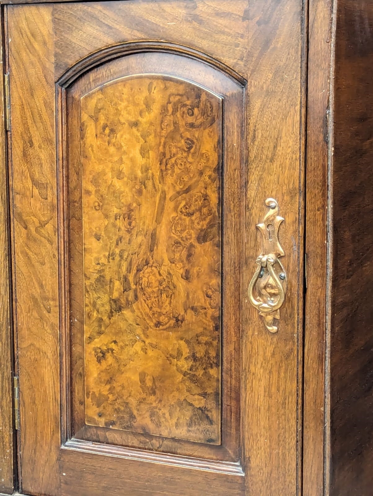 A pair of Edwardian mahogany bedside cabinets. 36x50x72.5cm - Image 6 of 8