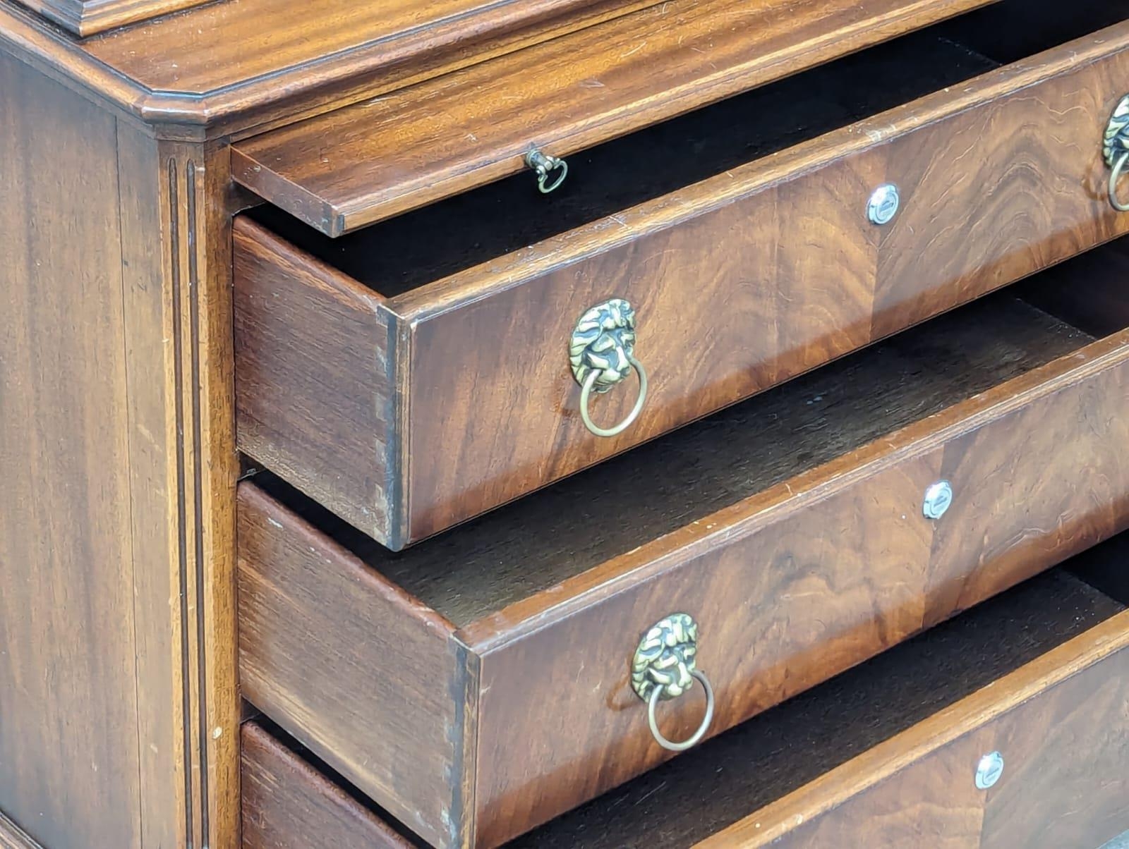 A Georgian style mahogany bookcase with brushing slide and astragal glazed doors. 75x40x176.5cm - Image 3 of 6