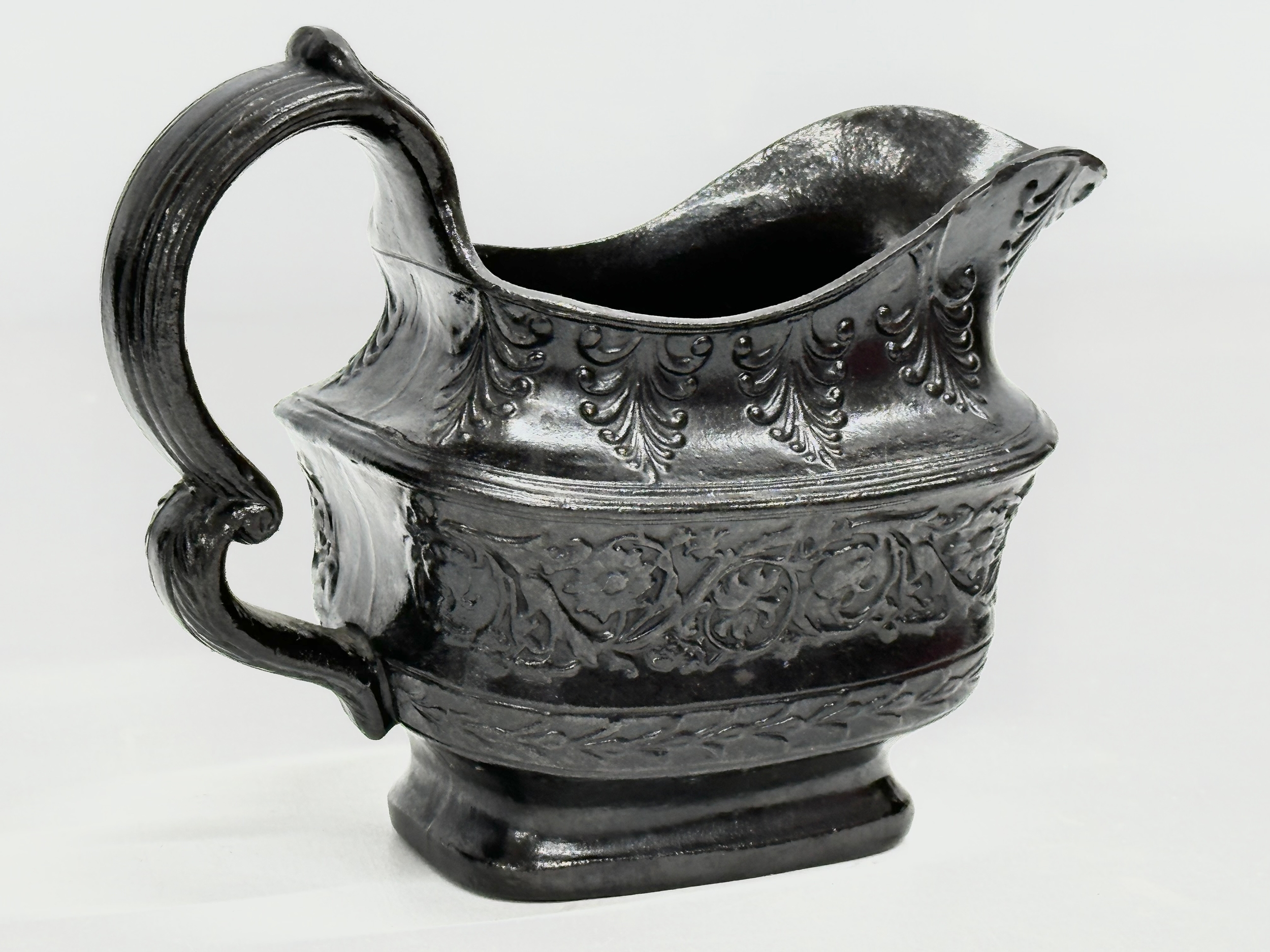 5 pieces of Late 18th/Early 19th Century English black basalt pottery. Sugar bowl with lid - Image 5 of 18