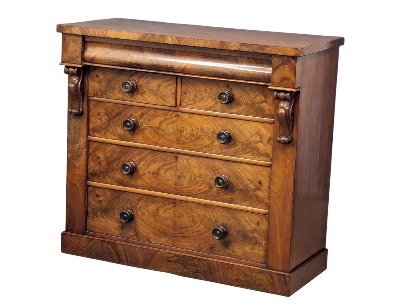 A Victorian mahogany Scotch chest of drawers. 121x53x110.5cm